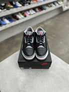 Jordan 3 Retro OG Black Cement Sz 9 (PREOWNED) - Restock AveJordan 3 Retro OG Black Cement Sz 9 (PREOWNED)Restock AveRestock Ave9Restock Ave
