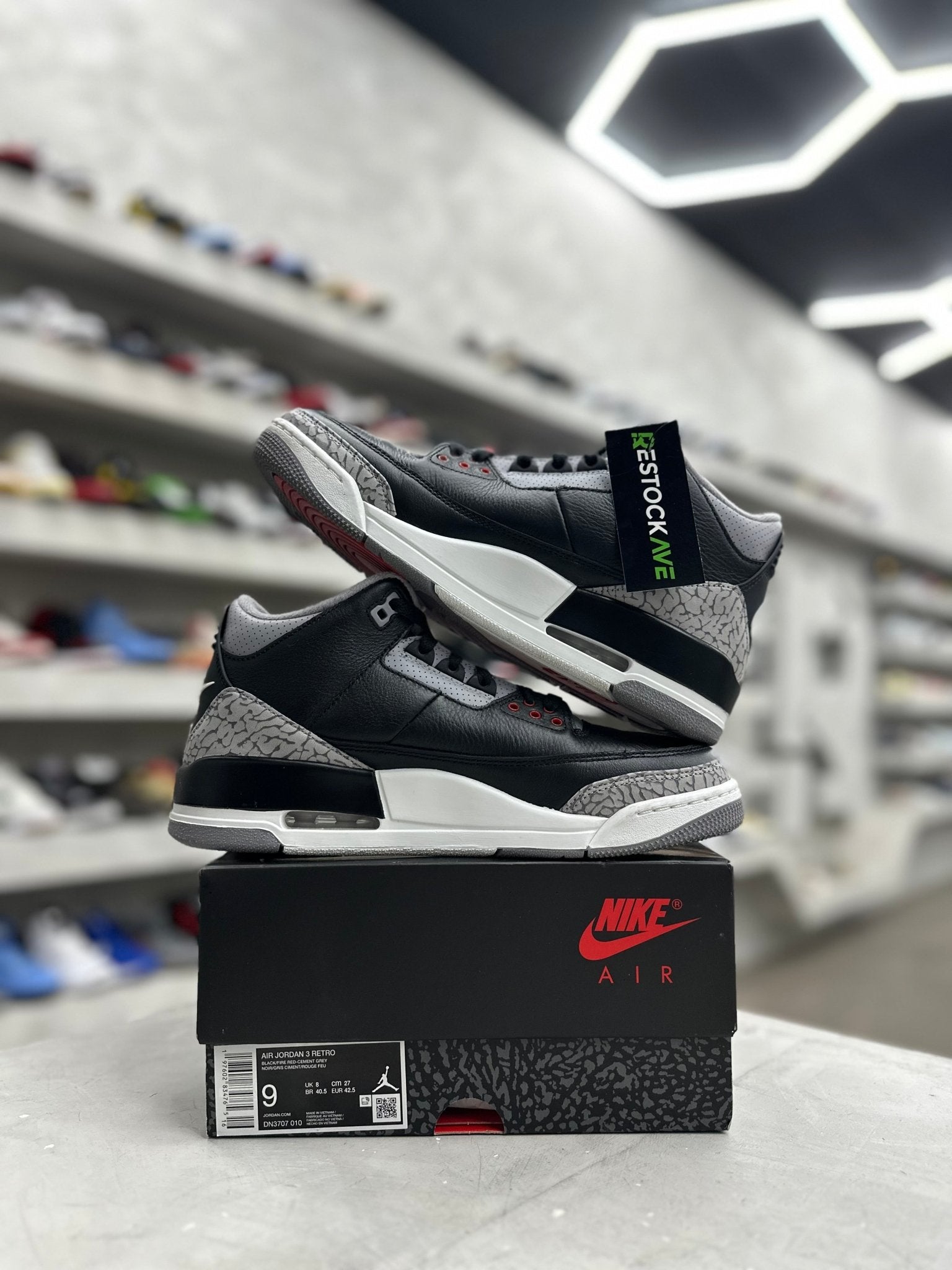 Jordan 3 Retro OG Black Cement Sz 9 (PREOWNED) - Restock AveJordan 3 Retro OG Black Cement Sz 9 (PREOWNED)Restock AveRestock Ave9Restock Ave