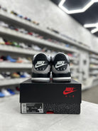 Jordan 3 Retro OG Black Cement Sz 9 (PREOWNED) - Restock AveJordan 3 Retro OG Black Cement Sz 9 (PREOWNED)Restock AveRestock Ave9Restock Ave