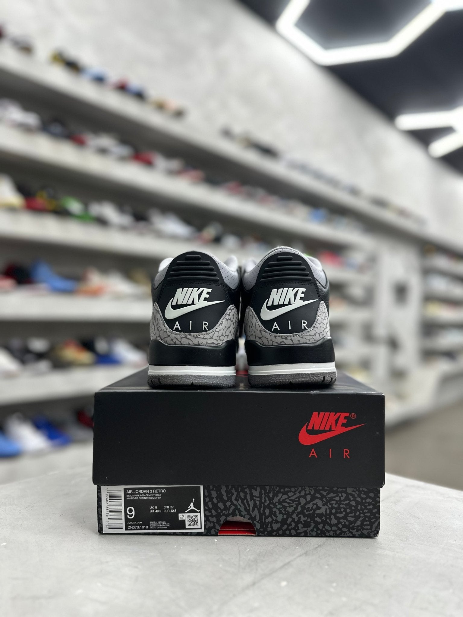 Jordan 3 Retro OG Black Cement Sz 9 (PREOWNED) - Restock AveJordan 3 Retro OG Black Cement Sz 9 (PREOWNED)Restock AveRestock Ave9Restock Ave