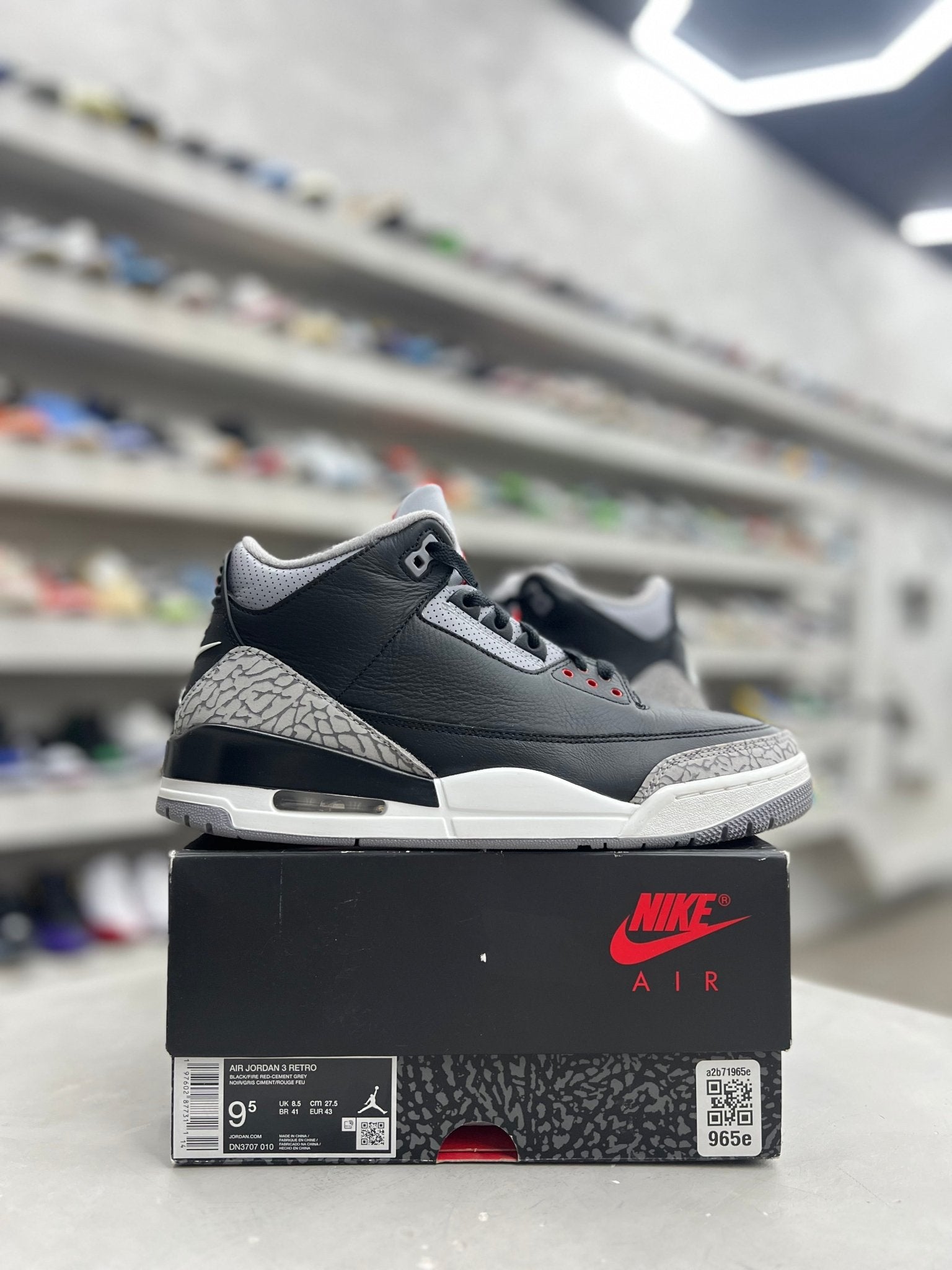 Jordan 3 Retro OG Black Cement Sz 9.5 (PREOWNED) - Restock AveJordan 3 Retro OG Black Cement Sz 9.5 (PREOWNED)Restock AveRestock Ave9.5Restock Ave