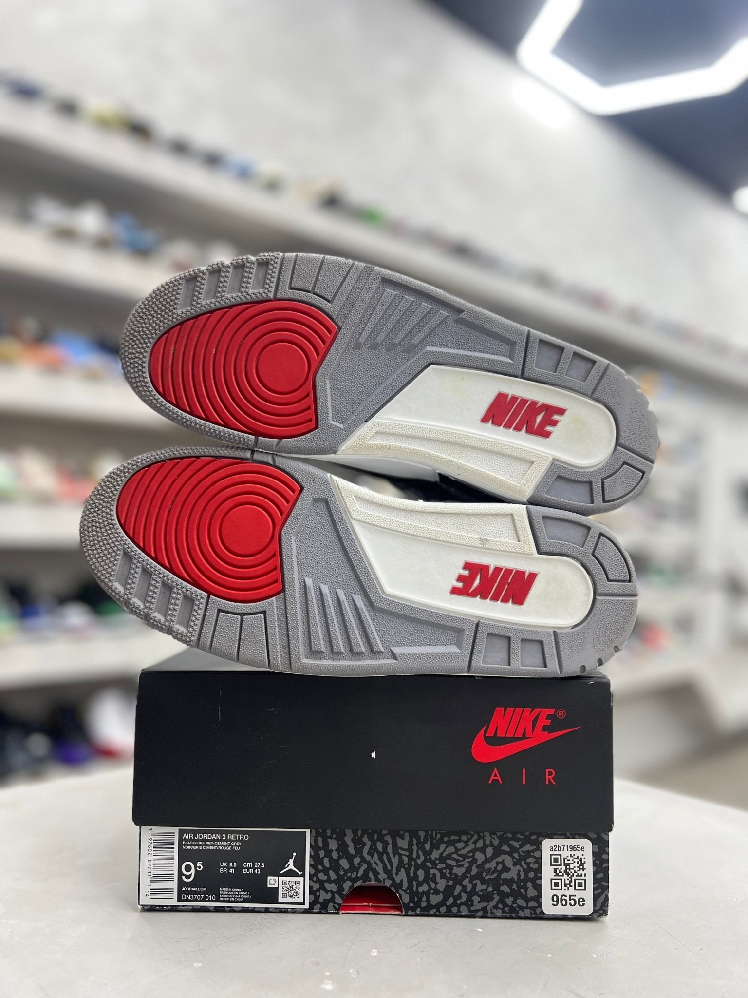 Jordan 3 Retro OG Black Cement Sz 9.5 (PREOWNED) - Restock AveJordan 3 Retro OG Black Cement Sz 9.5 (PREOWNED)Restock AveRestock Ave9.5Restock Ave