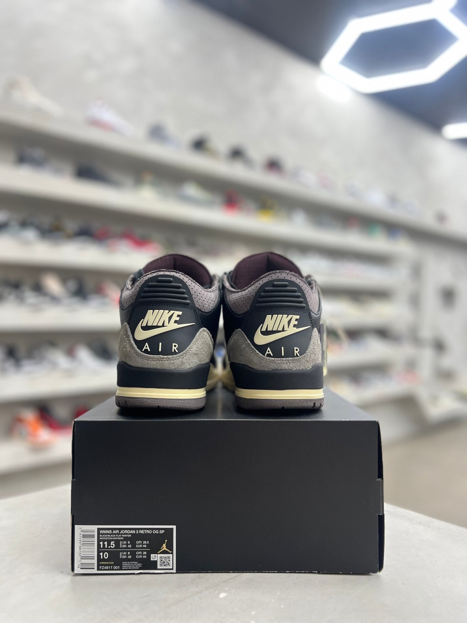 Jordan 3 Retro OG SP A Ma Maniére While You Were Sleeping Sz 10 (PREOWNED) - Restock AveJordan 3 Retro OG SP A Ma Maniére While You Were Sleeping Sz 10 (PREOWNED)Restock AveRestock Ave10Restock Ave
