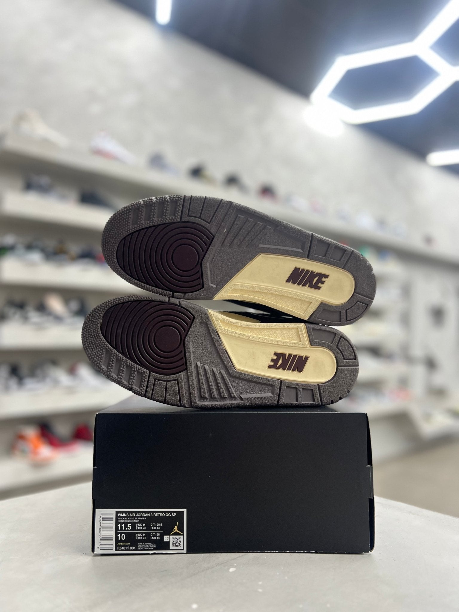 Jordan 3 Retro OG SP A Ma Maniére While You Were Sleeping Sz 10 (PREOWNED) - Restock AveJordan 3 Retro OG SP A Ma Maniére While You Were Sleeping Sz 10 (PREOWNED)Restock AveRestock Ave10Restock Ave