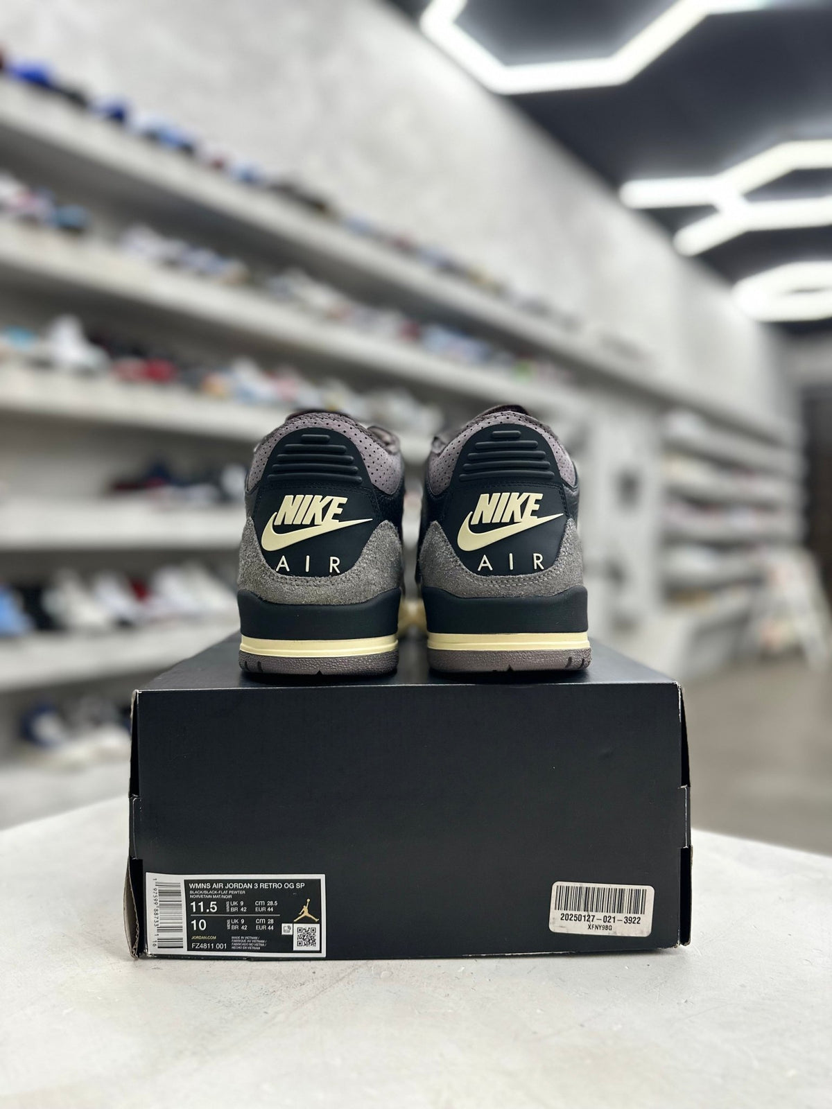 Jordan 3 Retro OG SP A Ma Maniére While You Were Sleeping Sz w11.5/10 (PREOWNED) - Restock AveJordan 3 Retro OG SP A Ma Maniére While You Were Sleeping Sz w11.5/10 (PREOWNED)Restock AveRestock AveW11.5/10menRestock Ave