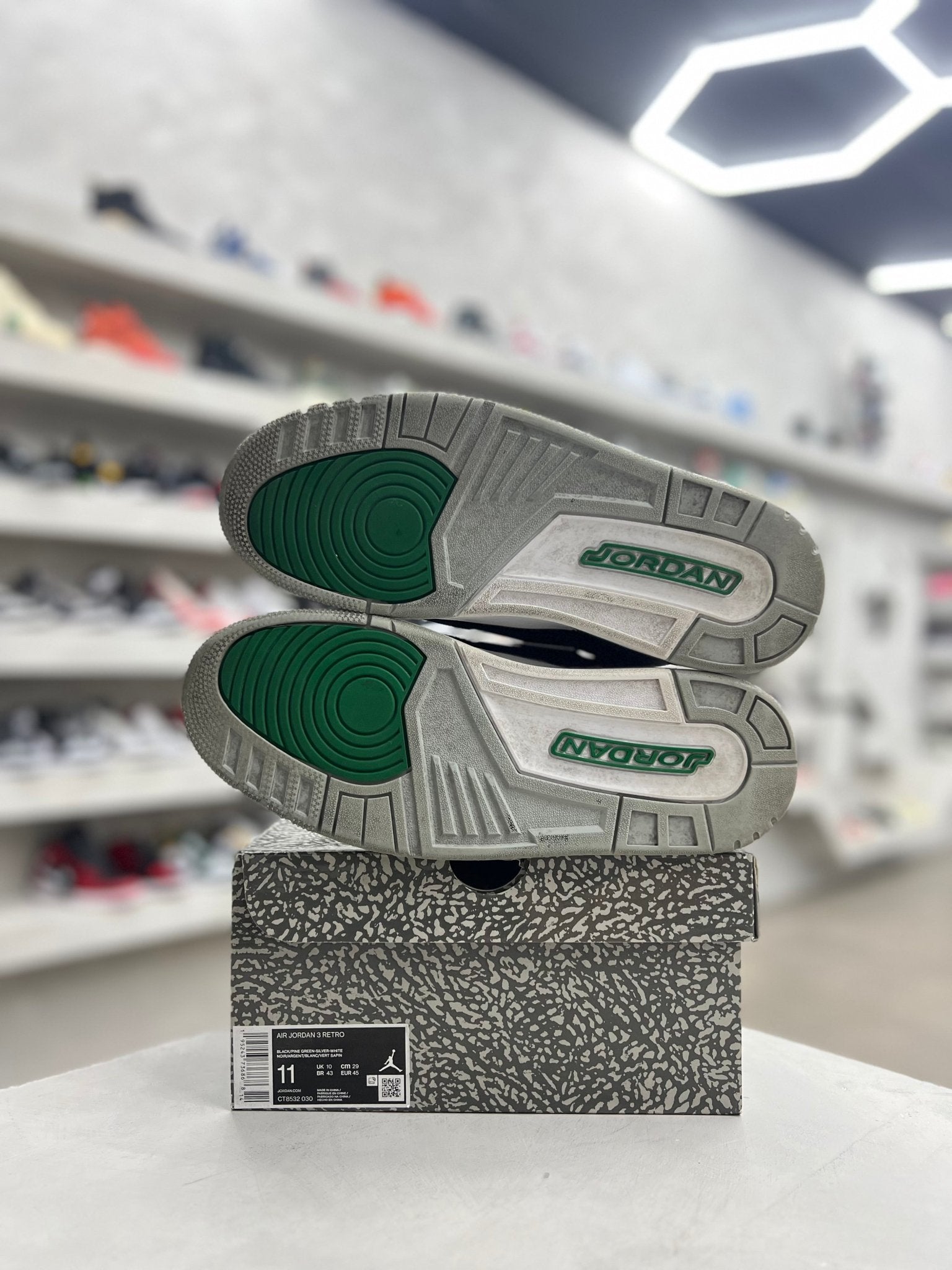Jordan 3 Retro Pine Green Sz 11 (PREOWNED) - Restock AveJordan 3 Retro Pine Green Sz 11 (PREOWNED)Restock AveRestock Ave1160340083Restock Ave