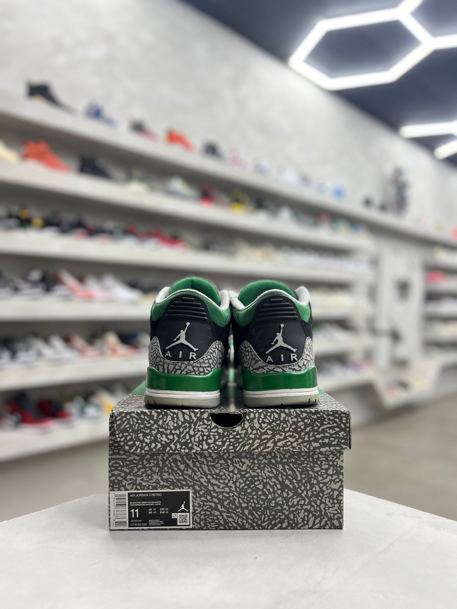 Jordan 3 Retro Pine Green Sz 11 (PREOWNED) - Restock AveJordan 3 Retro Pine Green Sz 11 (PREOWNED)Restock AveRestock Ave1160340083Restock Ave