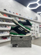 Jordan 3 Retro Pine Green Sz 11 (PREOWNED) - Restock AveJordan 3 Retro Pine Green Sz 11 (PREOWNED)Restock AveRestock Ave1160340083Restock Ave