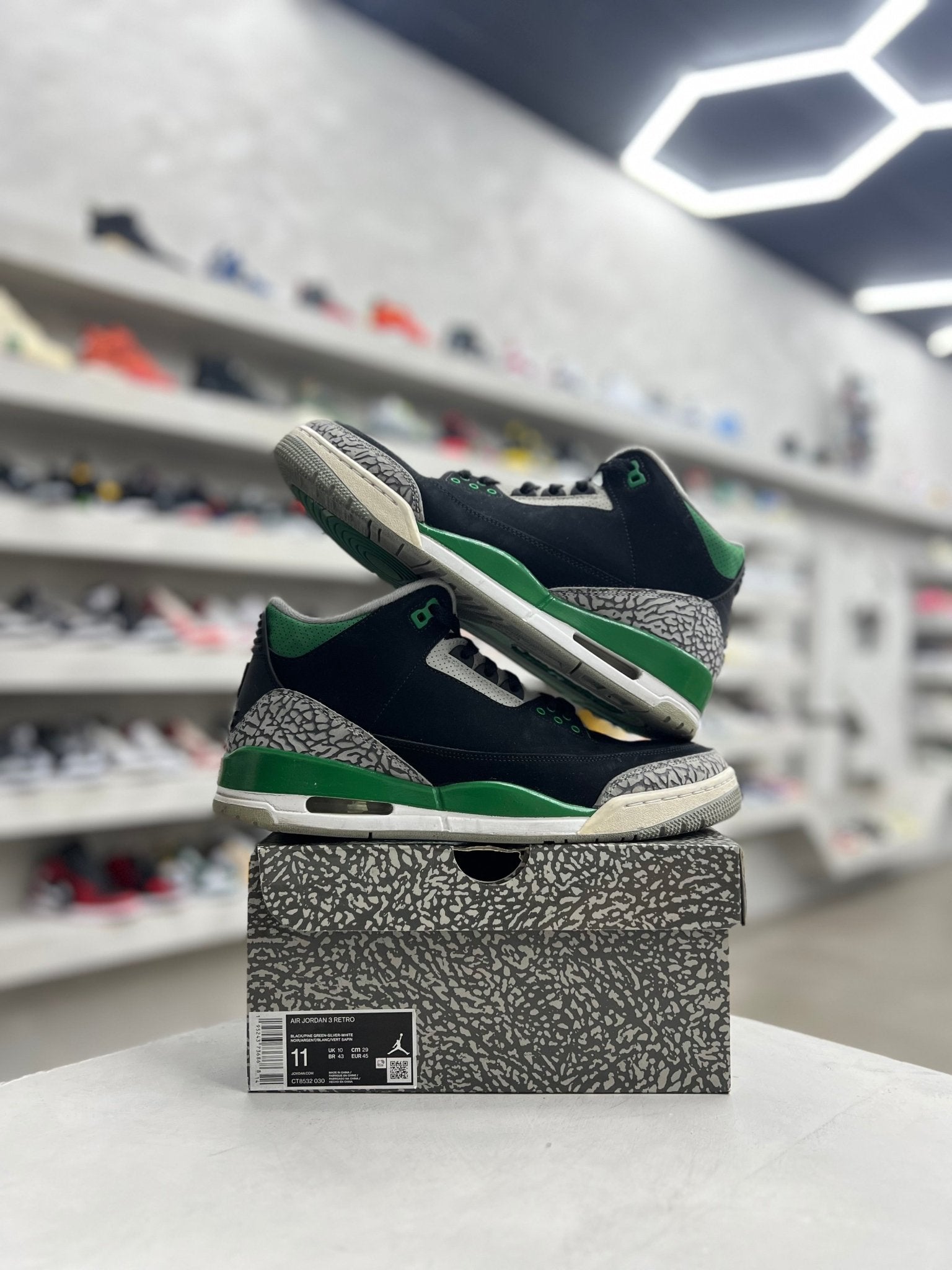 Jordan 3 Retro Pine Green Sz 11 (PREOWNED) - Restock AveJordan 3 Retro Pine Green Sz 11 (PREOWNED)Restock AveRestock Ave1160340083Restock Ave