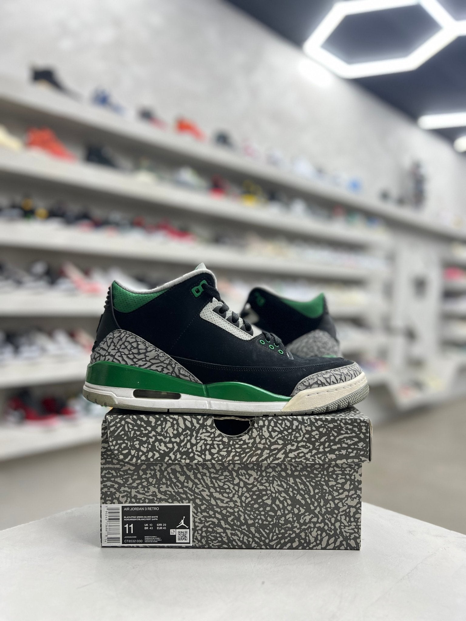 Jordan 3 Retro Pine Green Sz 11 (PREOWNED) - Restock AveJordan 3 Retro Pine Green Sz 11 (PREOWNED)Restock AveRestock Ave1160340083Restock Ave
