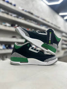 Jordan 3 Retro Pine Green Sz 12 (PREOWNED) (NO BOX) - Restock AveJordan 3 Retro Pine Green Sz 12 (PREOWNED) (NO BOX)Restock AveRestock Ave1200730995Restock Ave