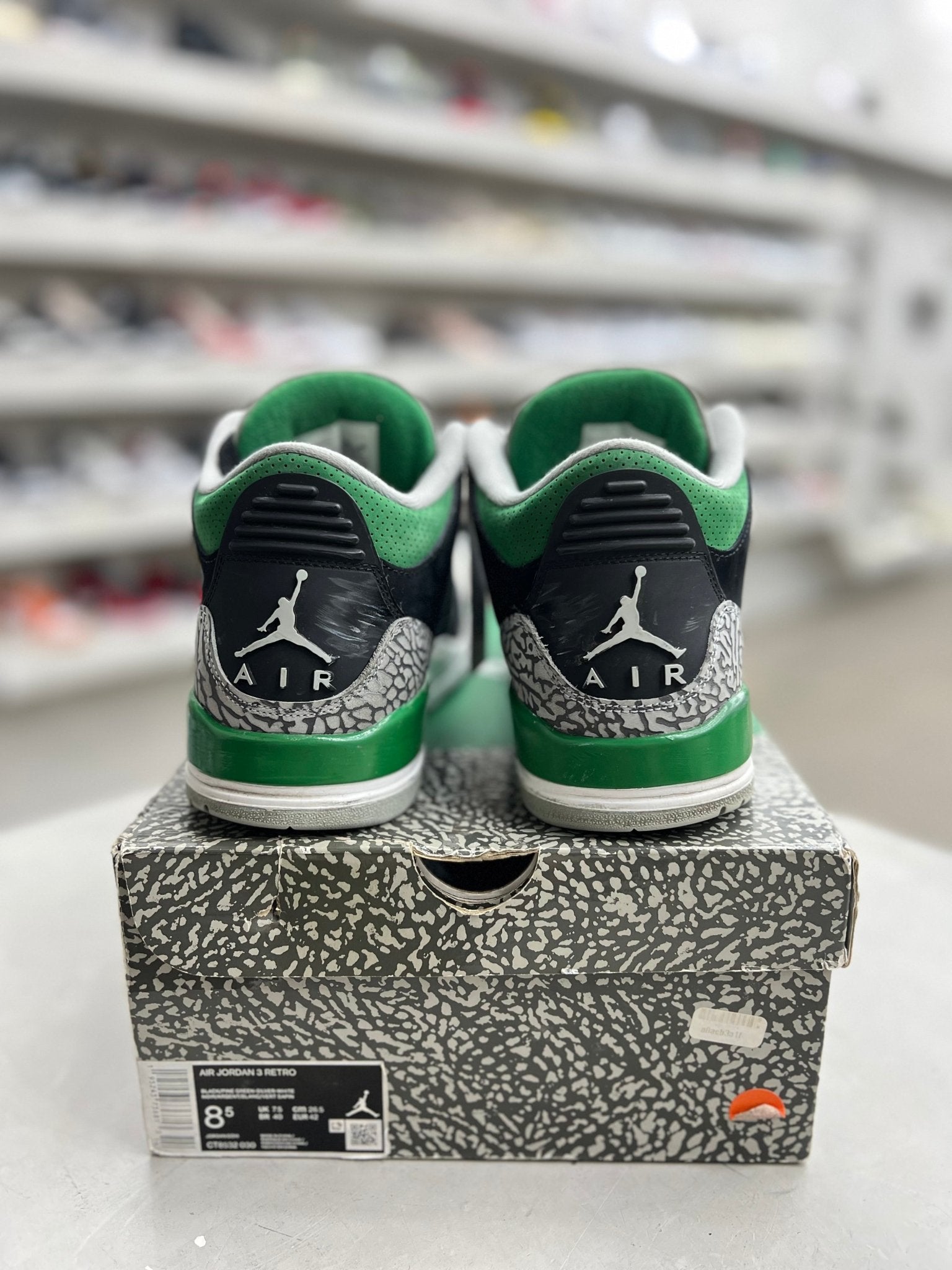 Jordan 3 Retro Pine Green SZ 8.5 (PREOWNED) - Restock AveJordan 3 Retro Pine Green SZ 8.5 (PREOWNED)Restock AveRestock AveRestock Ave
