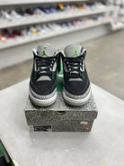 Jordan 3 Retro Pine Green SZ 8.5 (PREOWNED) - Restock AveJordan 3 Retro Pine Green SZ 8.5 (PREOWNED)Restock AveRestock AveRestock Ave