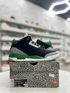 Jordan 3 Retro Pine Green SZ 8.5 (PREOWNED) - Restock AveJordan 3 Retro Pine Green SZ 8.5 (PREOWNED)Restock AveRestock AveRestock Ave