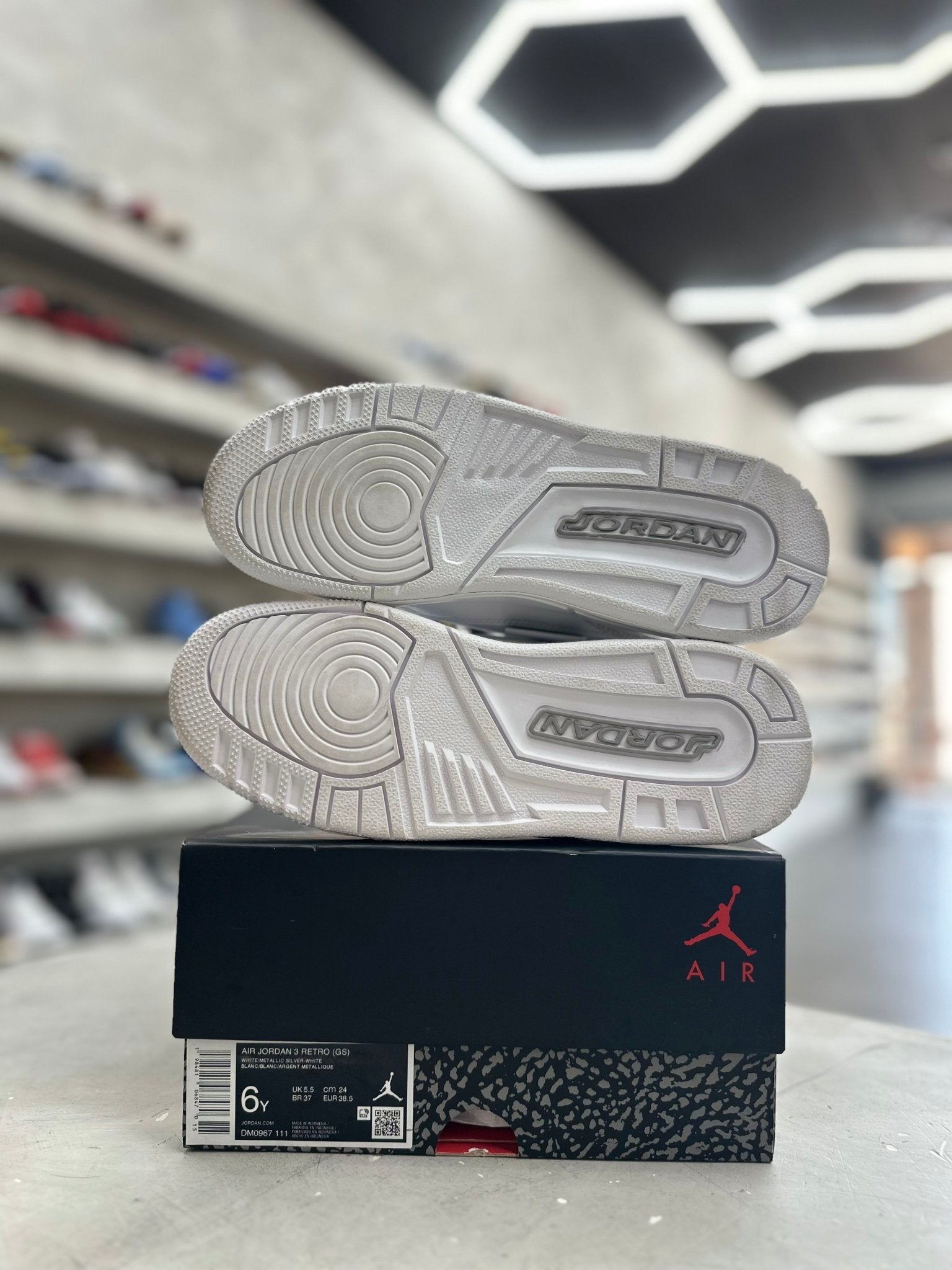 Jordan 3 Retro Pure Money Sz 6 (PREOWNED) - Restock AveJordan 3 Retro Pure Money Sz 6 (PREOWNED)Restock AveRestock Ave6Restock Ave