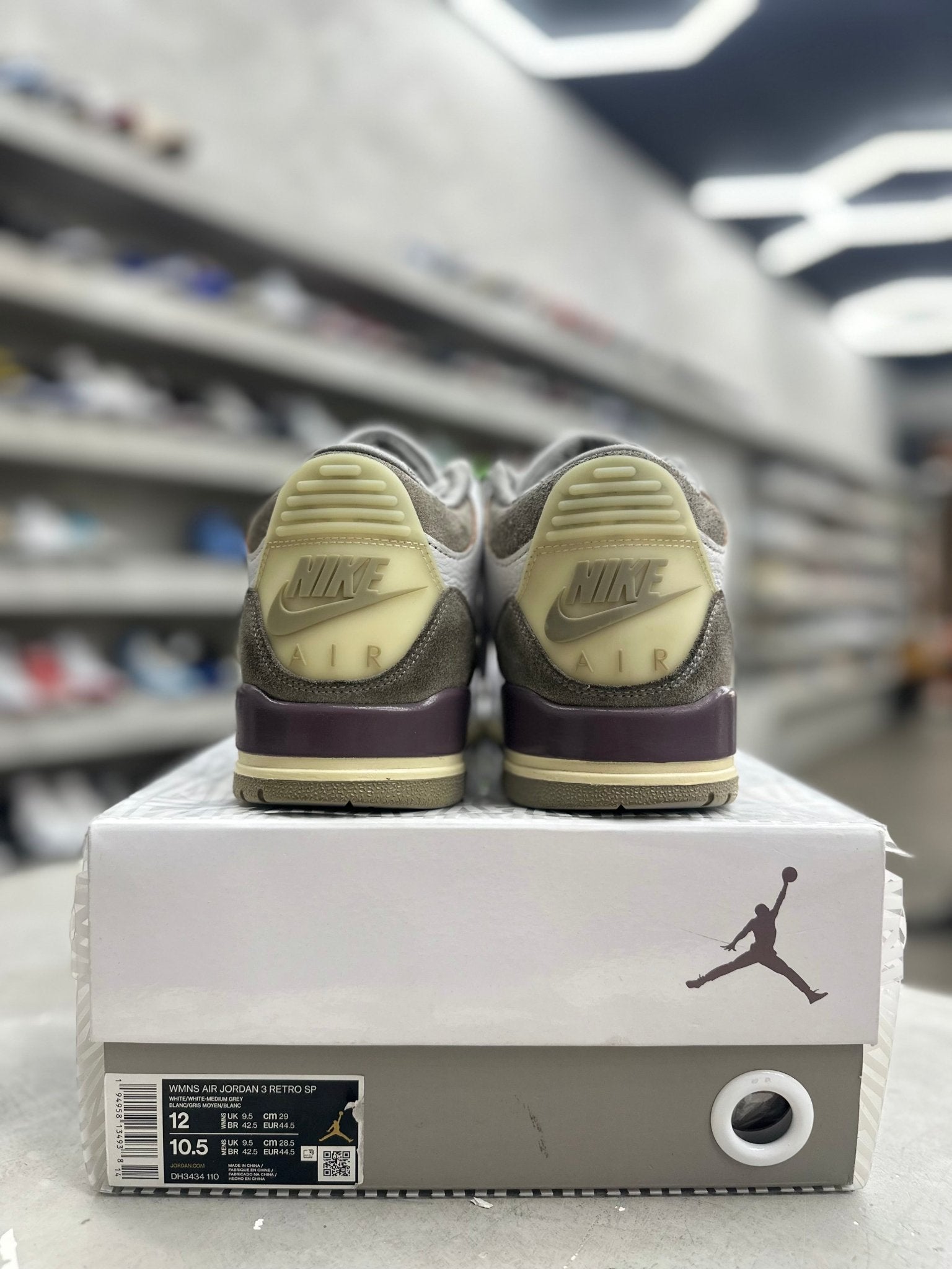 Jordan 3 Retro SP A Ma Maniére Sz w12/10.5 (PREOWNED) - Restock AveJordan 3 Retro SP A Ma Maniére Sz w12/10.5 (PREOWNED)Restock AveRestock Avew12/10.5menRestock Ave