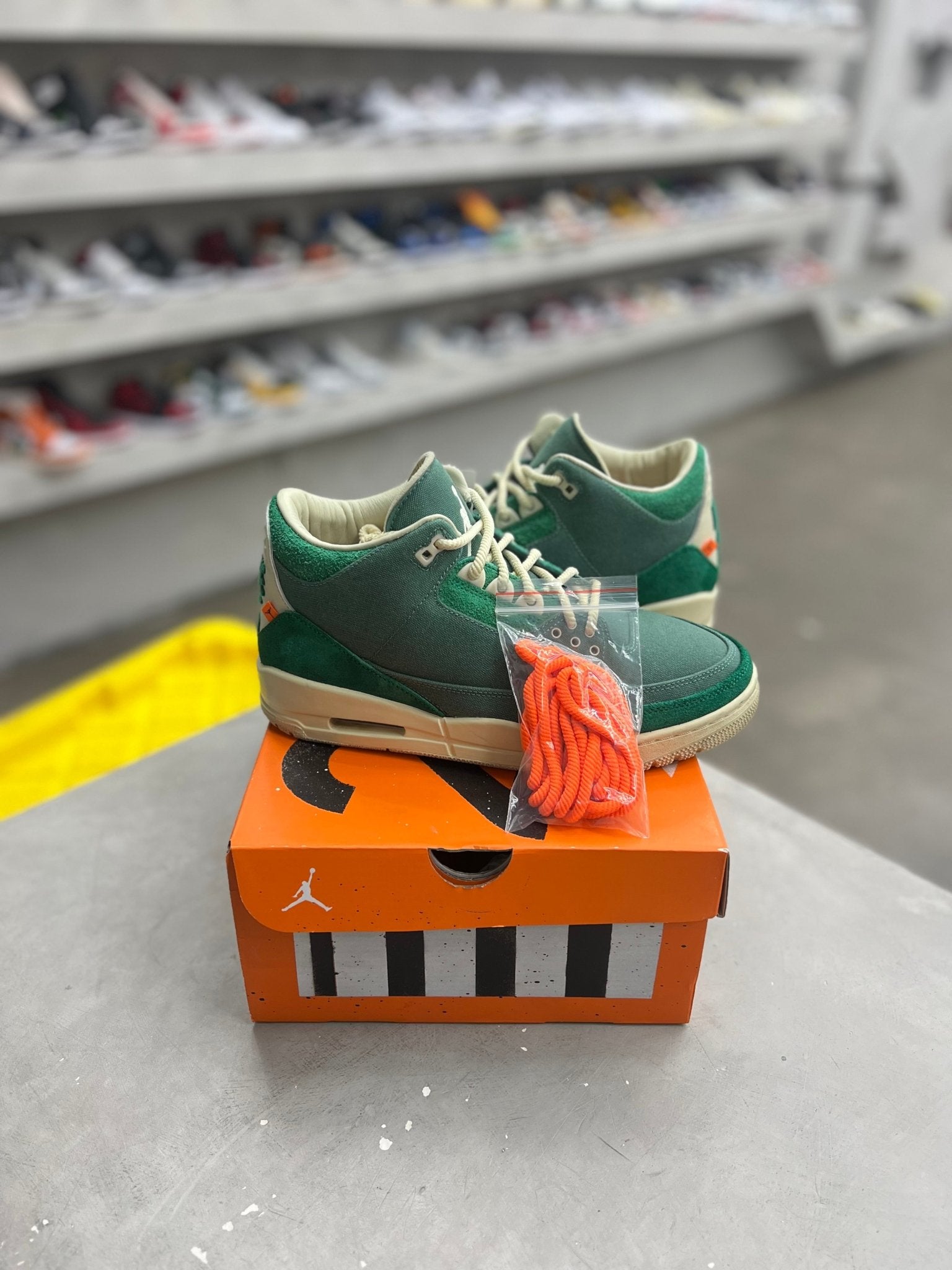 Jordan 3 Retro SP Nina Chanel Abney Bicoastal Sz 8.5 - Restock AveJordan 3 Retro SP Nina Chanel Abney Bicoastal Sz 8.5Restock AveRestock Ave8.5Restock Ave