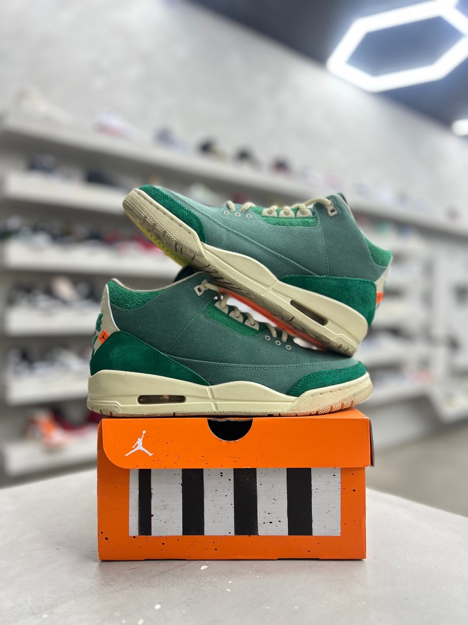 Jordan 3 Retro SP Nina Chanel Abney Bicoastal Sz 8.5 - Restock AveJordan 3 Retro SP Nina Chanel Abney Bicoastal Sz 8.5Restock AveRestock Ave8.5Restock Ave