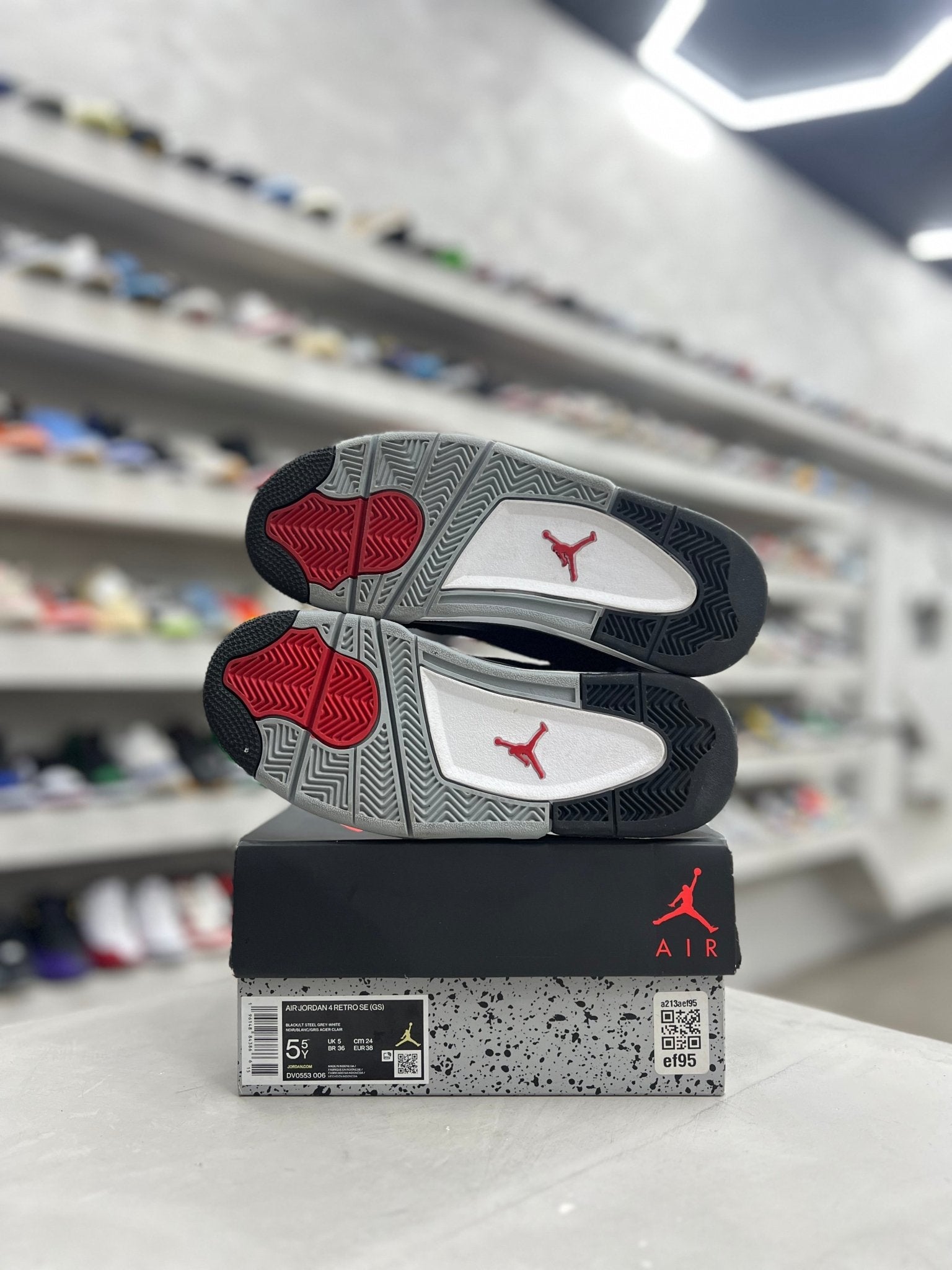 Jordan 4 Retro Black Canvas Sz 5.5y (PREOWNED) - Restock AveJordan 4 Retro Black Canvas Sz 5.5y (PREOWNED)Restock AveRestock Ave5.5yRestock Ave