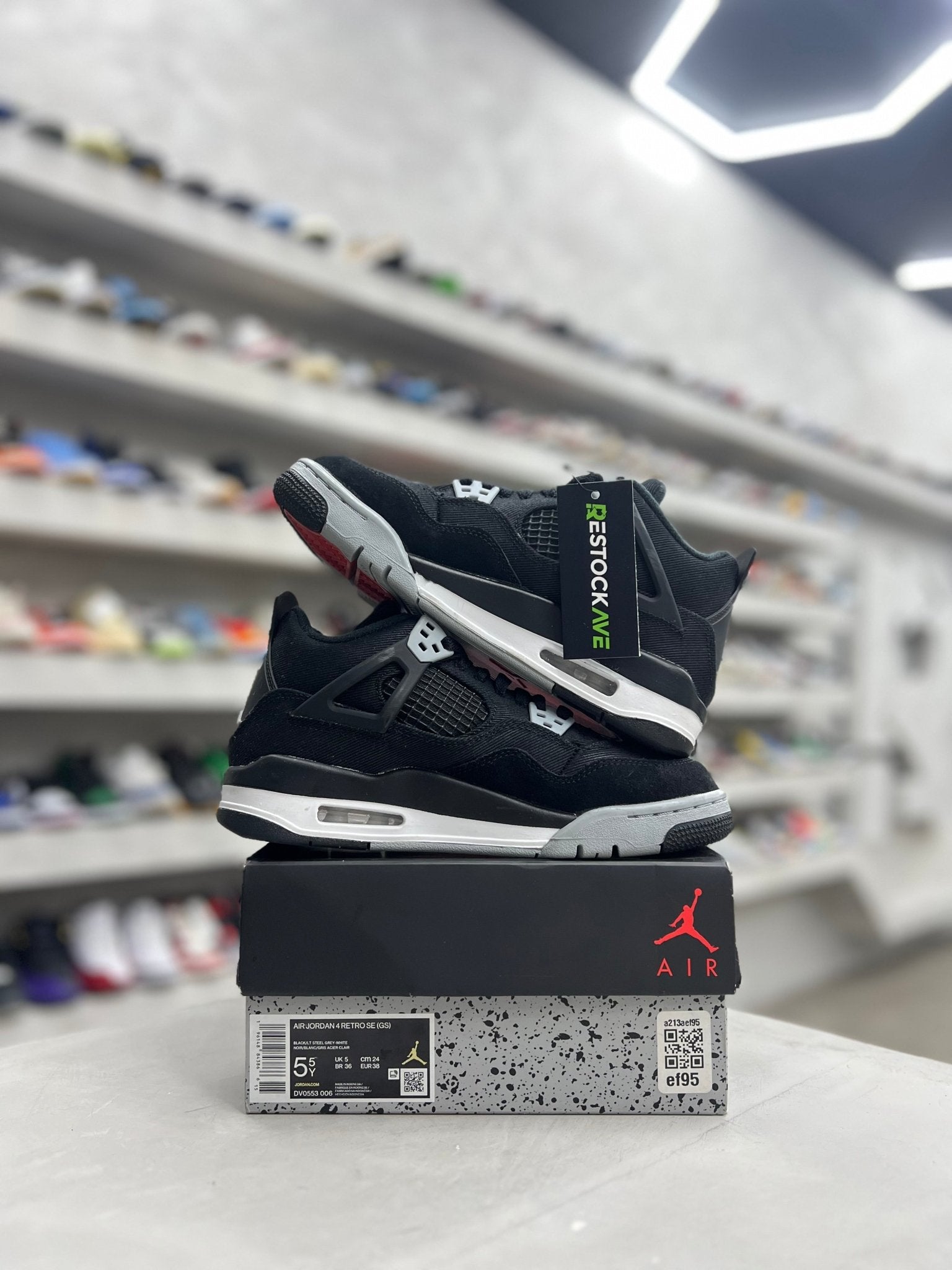 Jordan 4 Retro Black Canvas Sz 5.5y (PREOWNED) - Restock AveJordan 4 Retro Black Canvas Sz 5.5y (PREOWNED)Restock AveRestock Ave5.5yRestock Ave