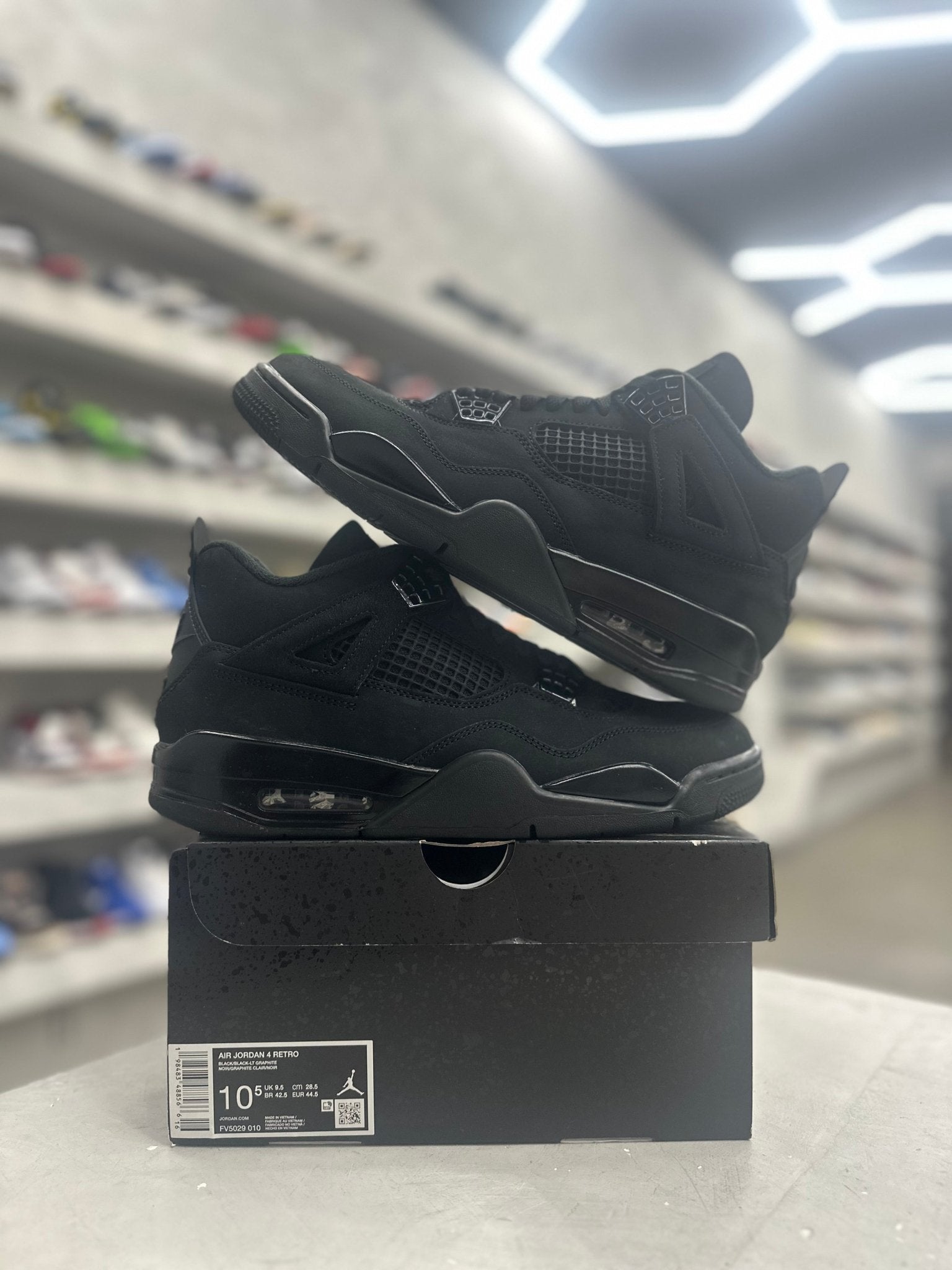 Jordan 4 Retro Black Cat Sz 10.5 (PREOWNED) - Restock AveJordan 4 Retro Black Cat Sz 10.5 (PREOWNED)Restock AveRestock Ave10.5Restock Ave