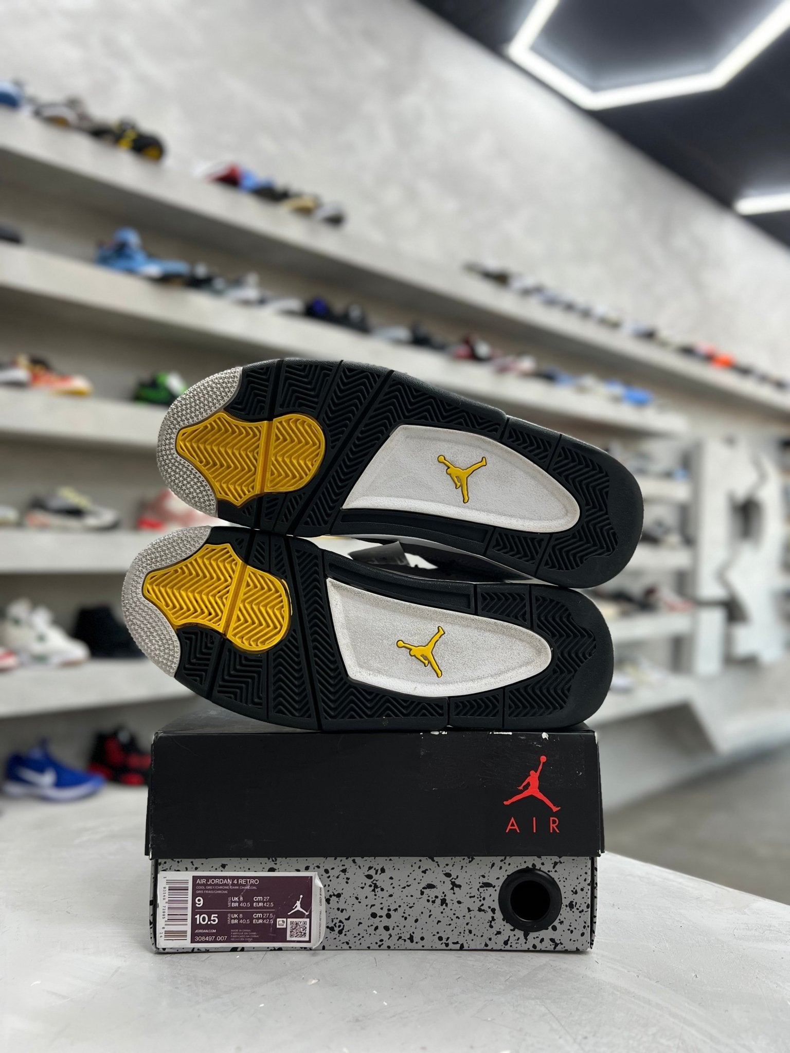 Jordan 4 Retro Cool Grey Sz 9 (PREOWNED) - Restock AveJordan 4 Retro Cool Grey Sz 9 (PREOWNED)Restock AveRestock Ave9Restock Ave