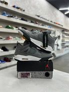 Jordan 4 Retro Cool Grey Sz 9 (PREOWNED) - Restock AveJordan 4 Retro Cool Grey Sz 9 (PREOWNED)Restock AveRestock Ave9Restock Ave