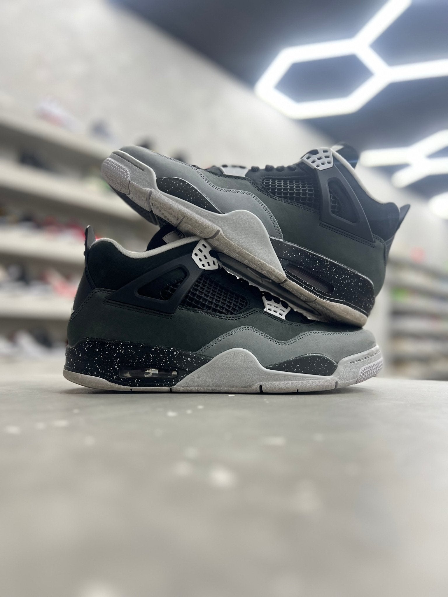 Jordan 4 Retro Fear Sz 11 (PREOWNED)(NO BOX) - Restock AveJordan 4 Retro Fear Sz 11 (PREOWNED)(NO BOX)Restock AveRestock Ave1142007411Restock Ave