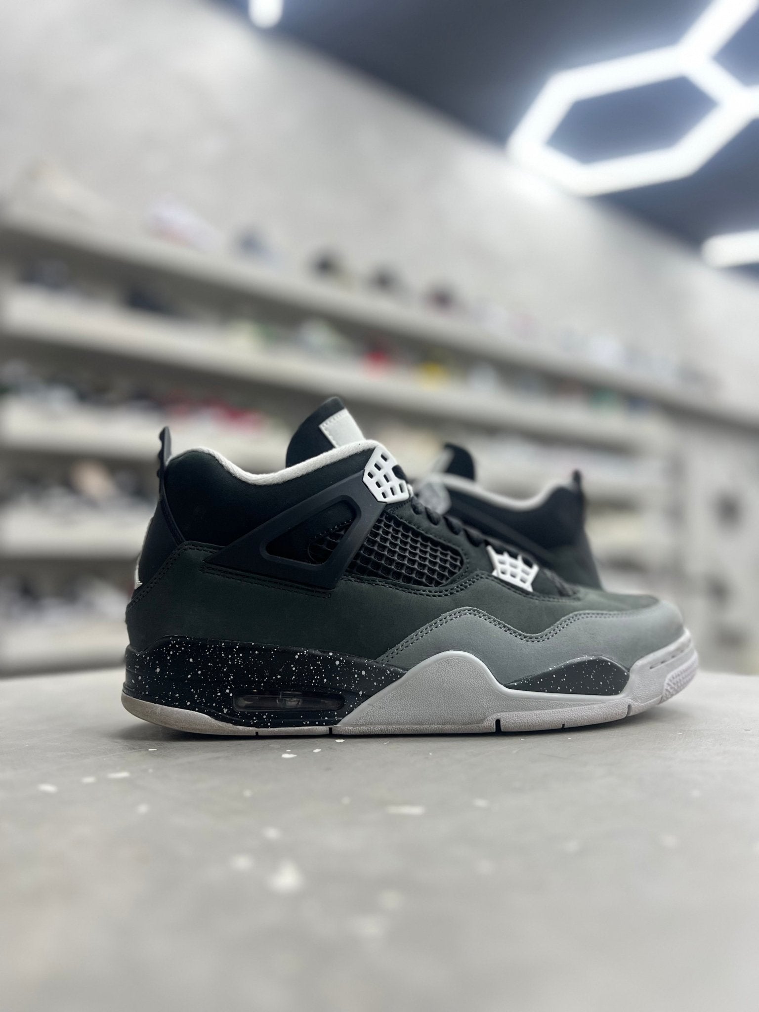 Jordan 4 Retro Fear Sz 11 (PREOWNED)(NO BOX) - Restock AveJordan 4 Retro Fear Sz 11 (PREOWNED)(NO BOX)Restock AveRestock Ave1142007411Restock Ave