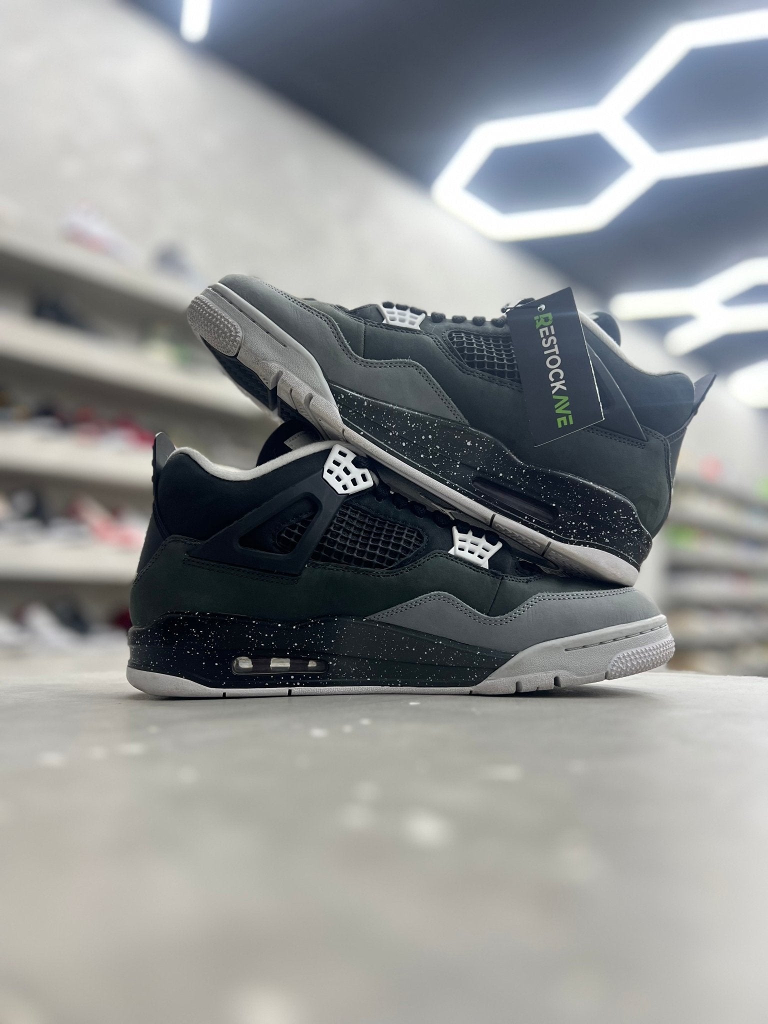 Jordan 4 Retro Fear Sz 11 (PREOWNED)(NO BOX) - Restock AveJordan 4 Retro Fear Sz 11 (PREOWNED)(NO BOX)Restock AveRestock Ave1142007411Restock Ave