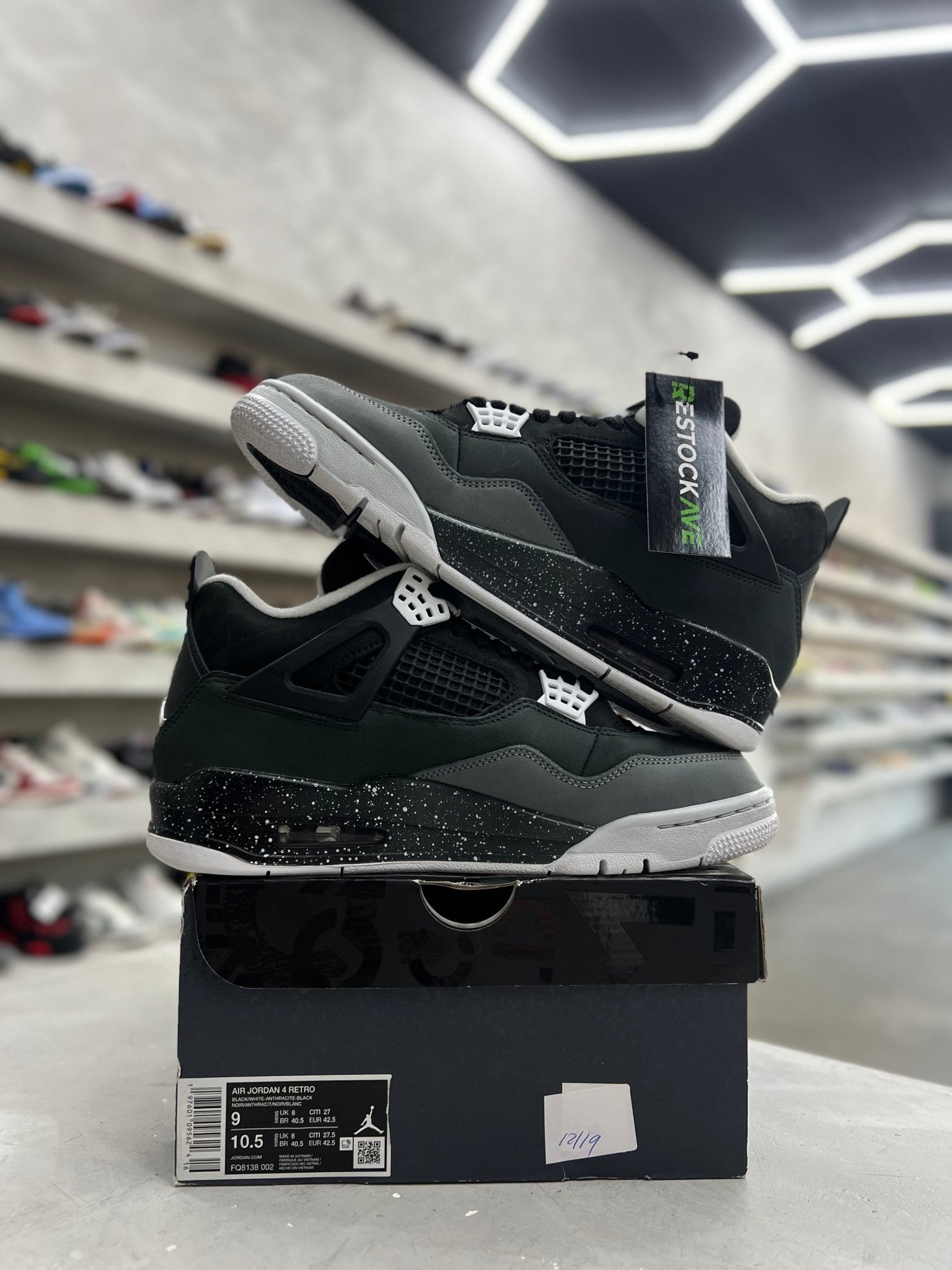 Jordan 4 Retro Fear Sz 9 (PREOWNED) - Restock AveJordan 4 Retro Fear Sz 9 (PREOWNED)Restock AveRestock Ave9Restock Ave