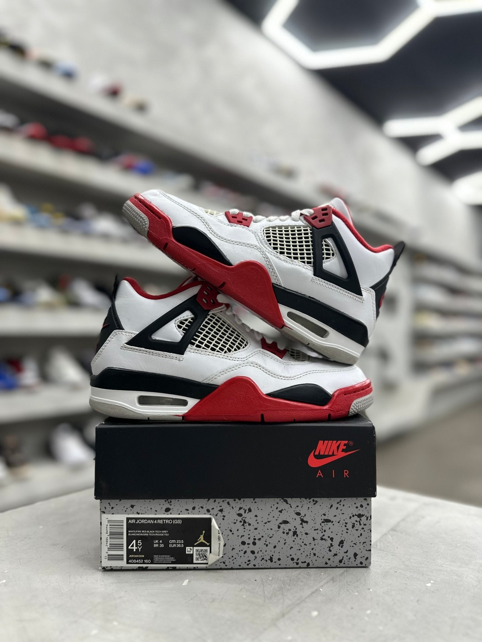 Jordan 4 Retro Fire Red Sz 4.5 (PREOWNED) - Restock AveJordan 4 Retro Fire Red Sz 4.5 (PREOWNED)Restock AveRestock Ave4.5Restock Ave