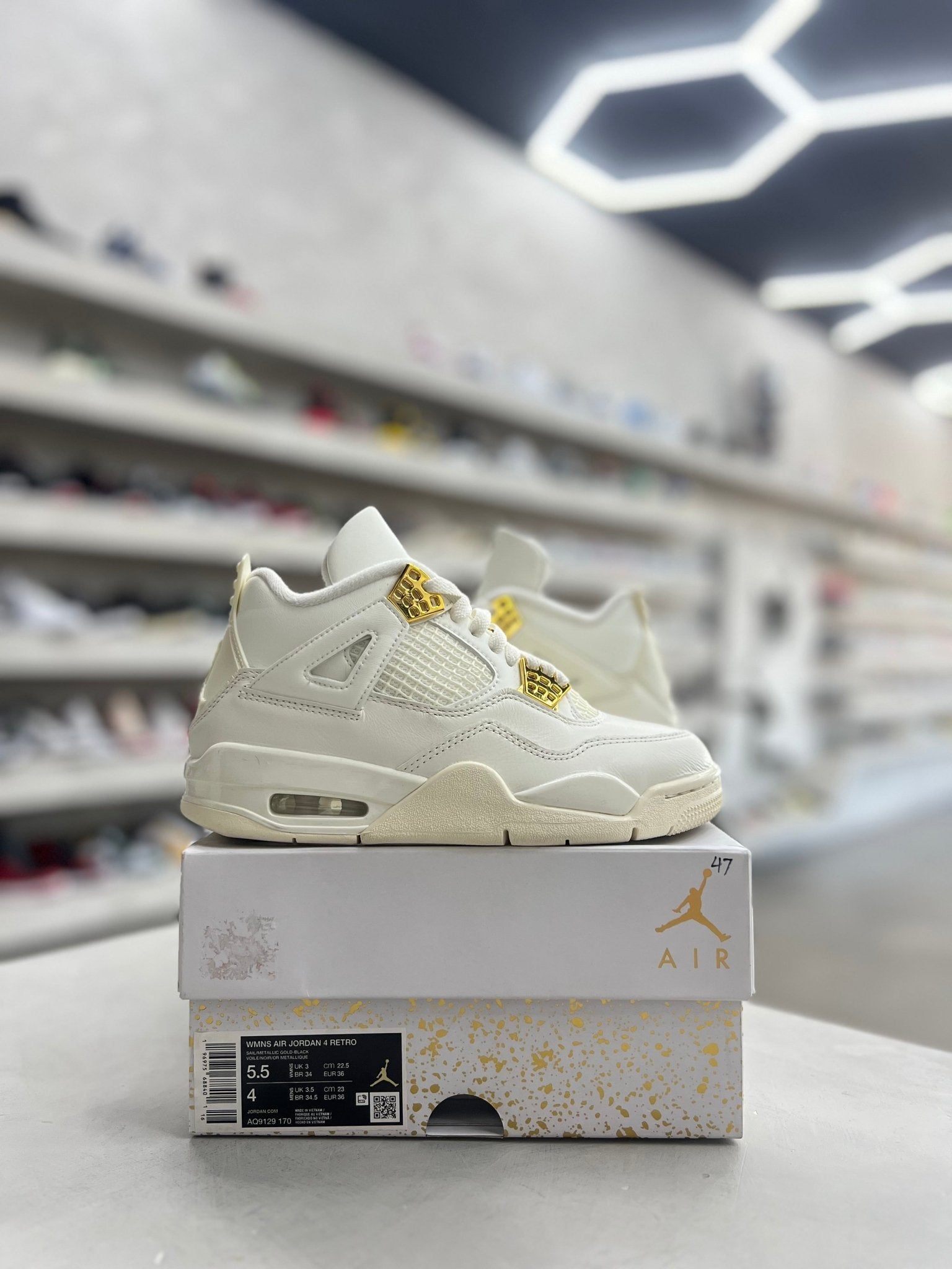 Jordan 4 Retro Metallic Gold Sz 5.5W (PREOWNED) - Restock AveJordan 4 Retro Metallic Gold Sz 5.5W (PREOWNED)Restock AveRestock Ave5.5W/4y05731955Restock Ave