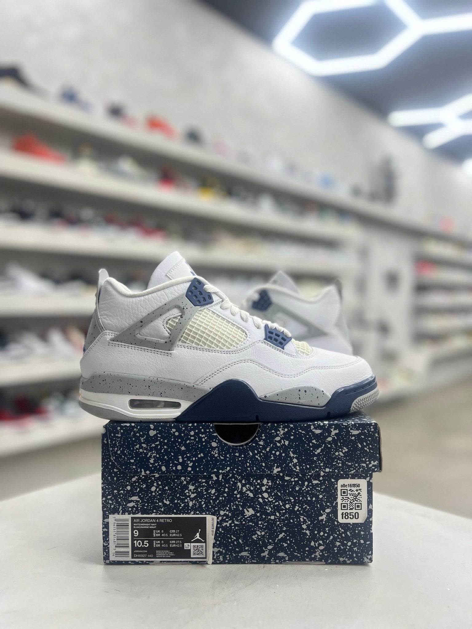 Jordan 4 Retro Midnight Navy Sz 9 (PREOWNED) - Restock AveJordan 4 Retro Midnight Navy Sz 9 (PREOWNED)Restock AveRestock Ave9Restock Ave
