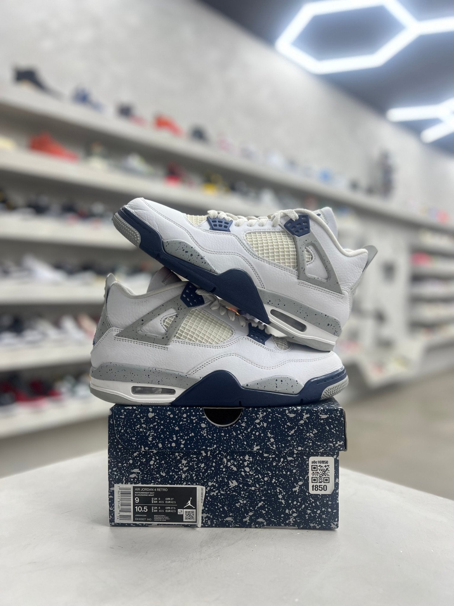 Jordan 4 Retro Midnight Navy Sz 9 (PREOWNED) - Restock AveJordan 4 Retro Midnight Navy Sz 9 (PREOWNED)Restock AveRestock Ave9Restock Ave