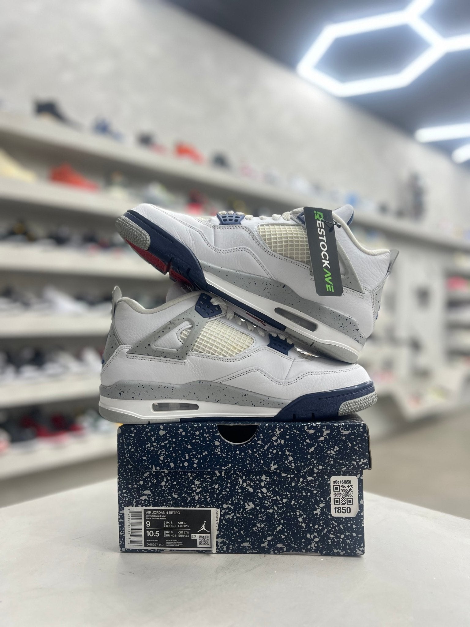 Jordan 4 Retro Midnight Navy Sz 9 (PREOWNED) – Restock Ave