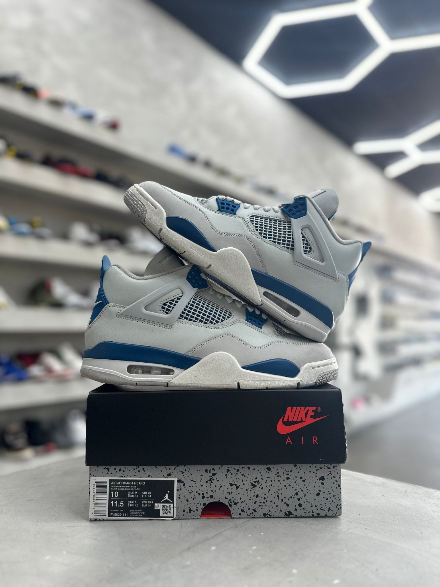 Jordan 4 Retro Military Blue Sz 10 (PREOWNED) - Restock AveJordan 4 Retro Military Blue Sz 10 (PREOWNED)Restock AveRestock Ave10Restock Ave