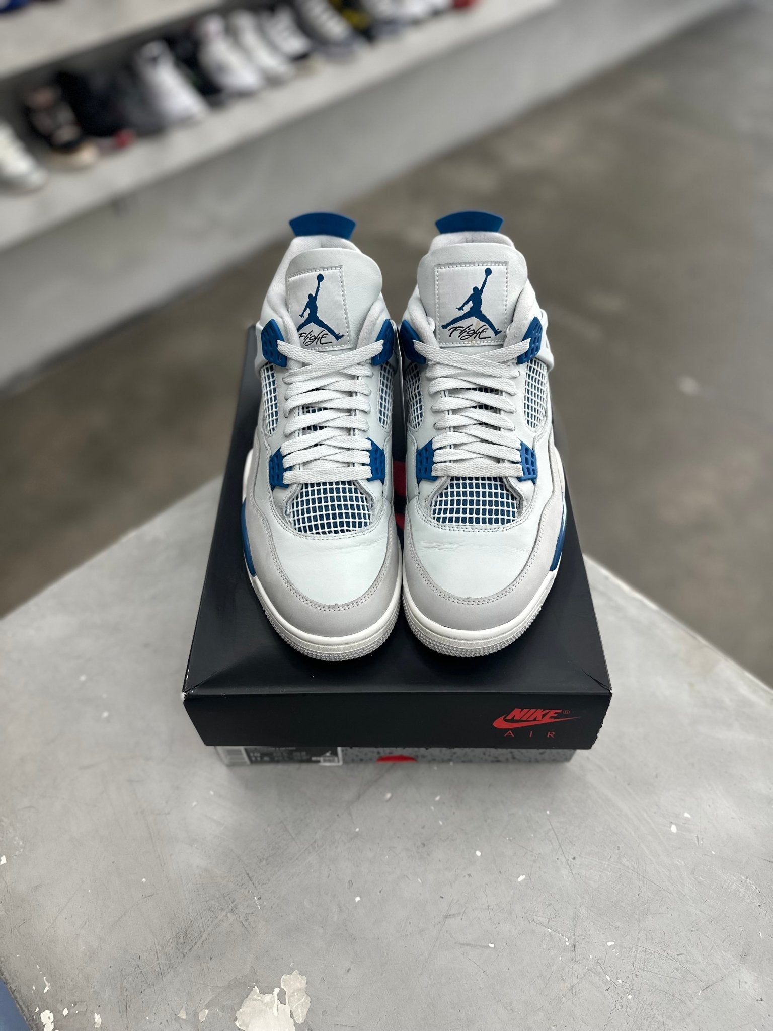 Jordan 4 Retro Military Blue Sz 10 (PREOWNED) - Restock AveJordan 4 Retro Military Blue Sz 10 (PREOWNED)Restock AveRestock Ave10Restock Ave