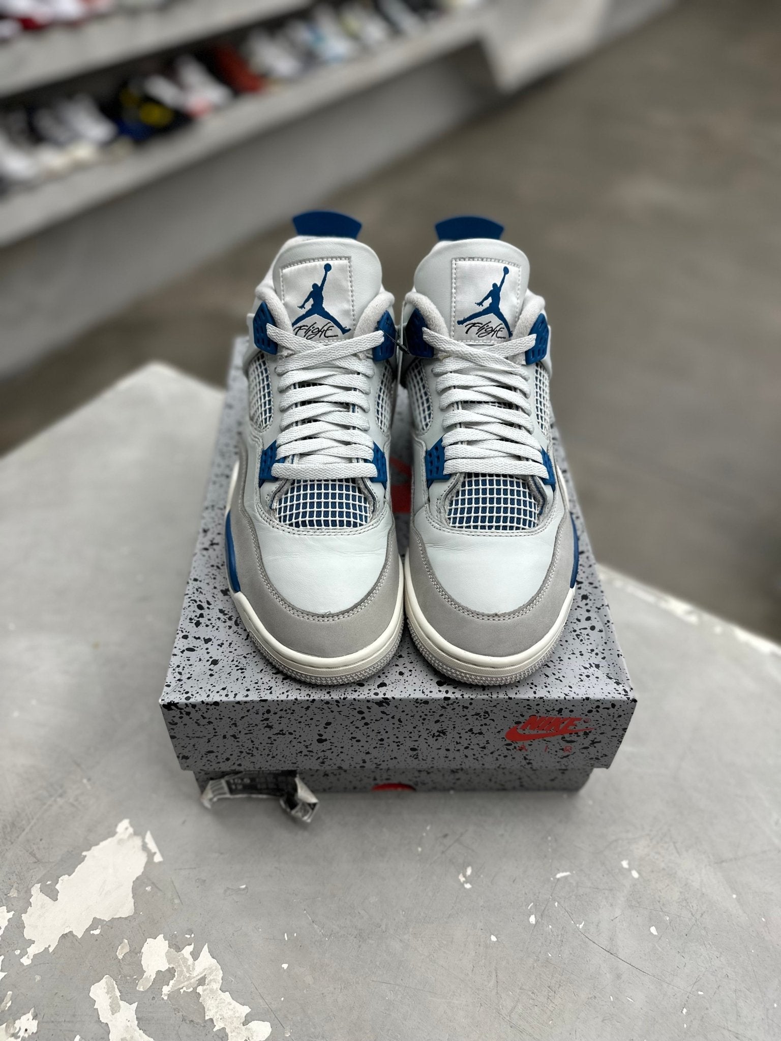 Jordan 4 Retro Military Blue Sz 10.5 (PREOWNED) - Restock AveJordan 4 Retro Military Blue Sz 10.5 (PREOWNED)Restock AveRestock Ave10.5Restock Ave