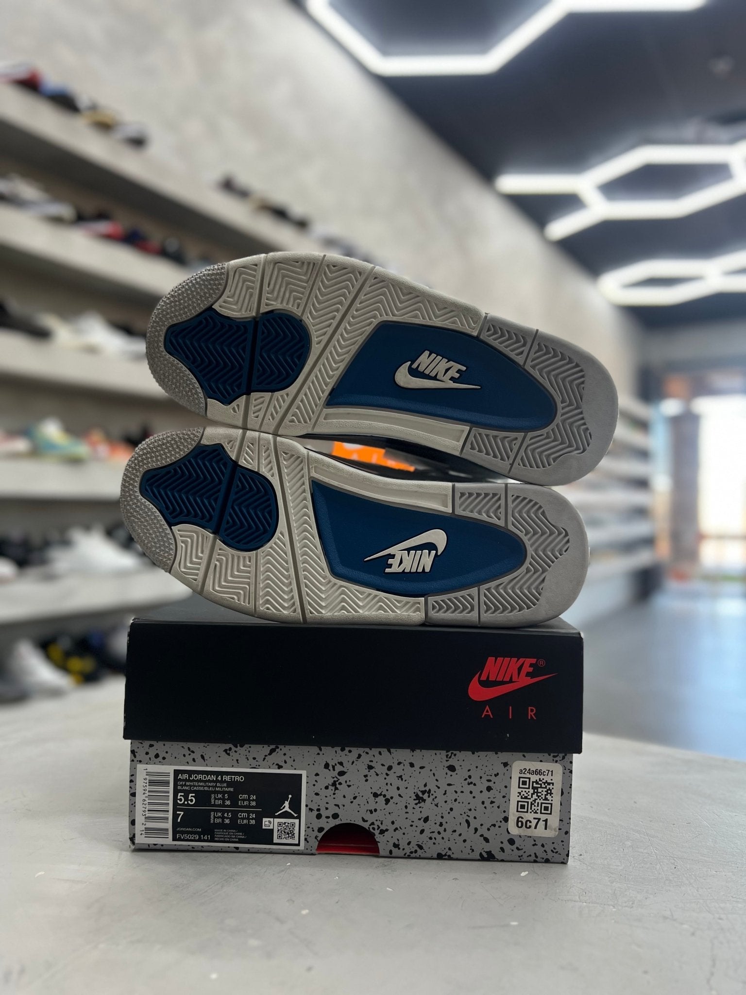 Jordan 4 Retro Military Blue Sz 5.5 (PREOWNED) - Restock AveJordan 4 Retro Military Blue Sz 5.5 (PREOWNED)Restock AveRestock Ave5.504754291Restock Ave