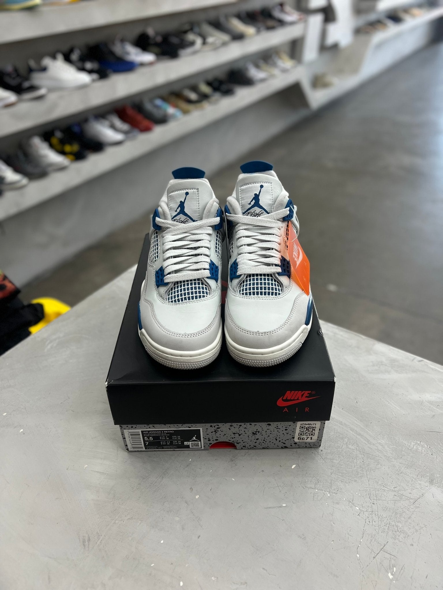 Jordan 4 Retro Military Blue Sz 5.5 (PREOWNED) - Restock AveJordan 4 Retro Military Blue Sz 5.5 (PREOWNED)Restock AveRestock Ave5.504754291Restock Ave
