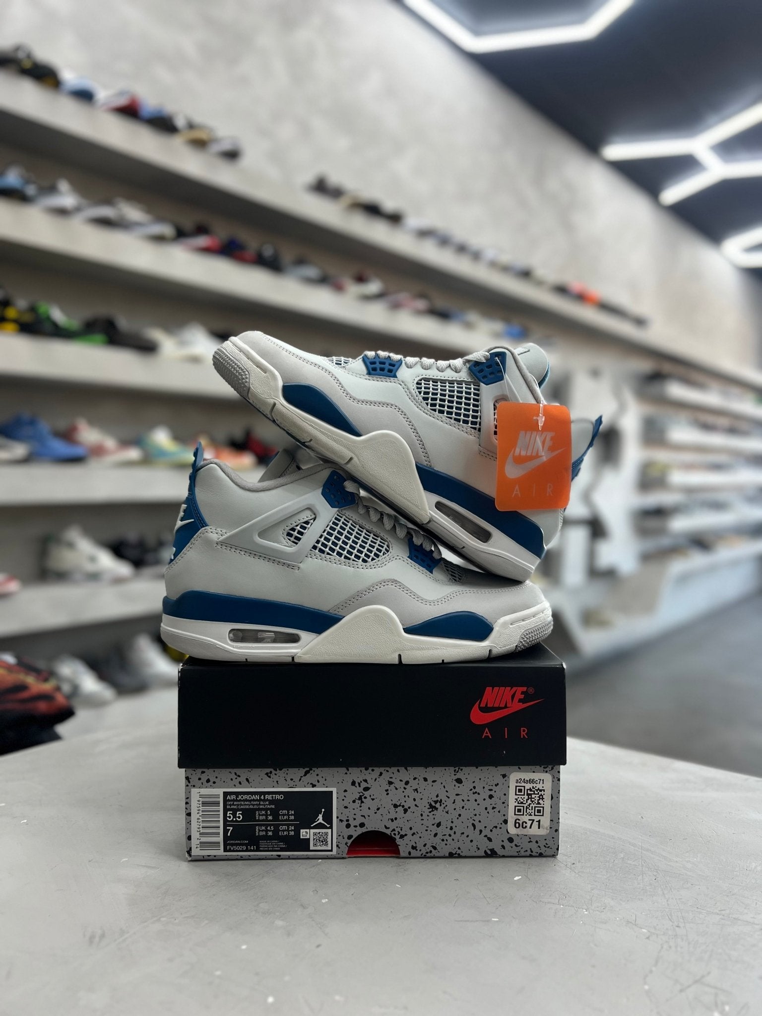 Jordan 4 Retro Military Blue Sz 5.5 (PREOWNED) - Restock AveJordan 4 Retro Military Blue Sz 5.5 (PREOWNED)Restock AveRestock Ave5.504754291Restock Ave