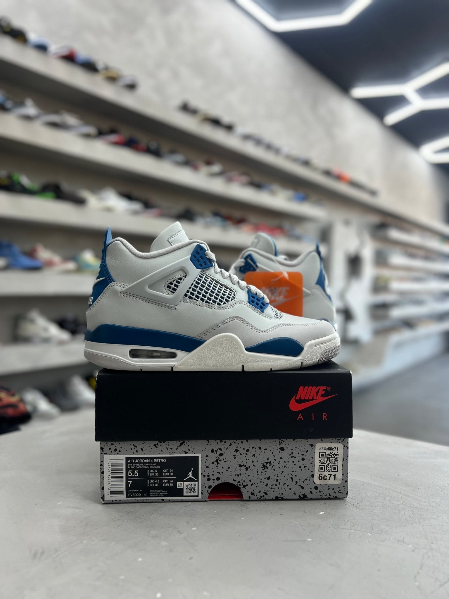 Jordan 4 Retro Military Blue Sz 5.5 (PREOWNED) - Restock AveJordan 4 Retro Military Blue Sz 5.5 (PREOWNED)Restock AveRestock Ave5.504754291Restock Ave