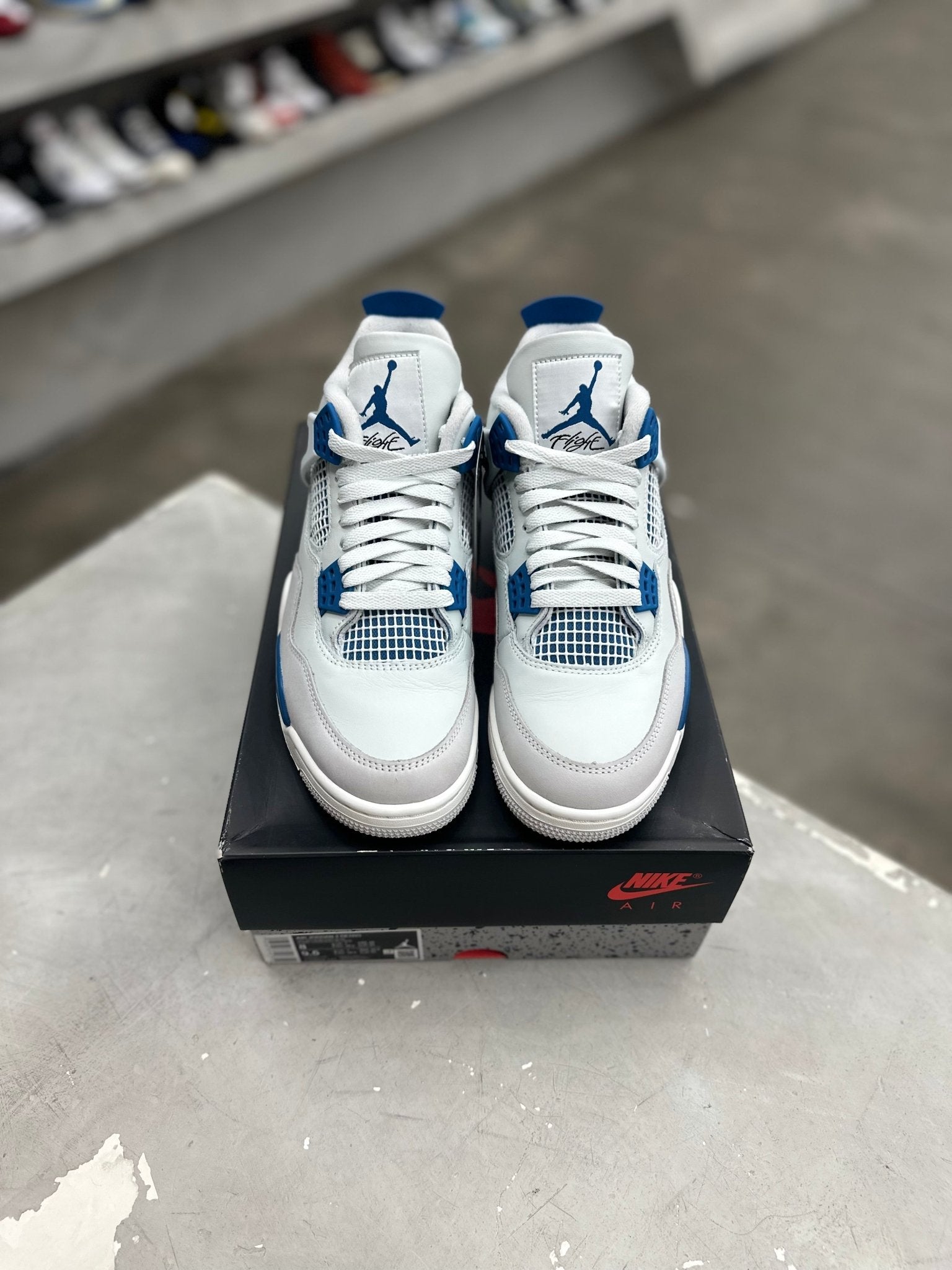 Jordan 4 Retro Military Blue Sz 8 (PREOWNED) - Restock AveJordan 4 Retro Military Blue Sz 8 (PREOWNED)Restock AveRestock Ave8Restock Ave