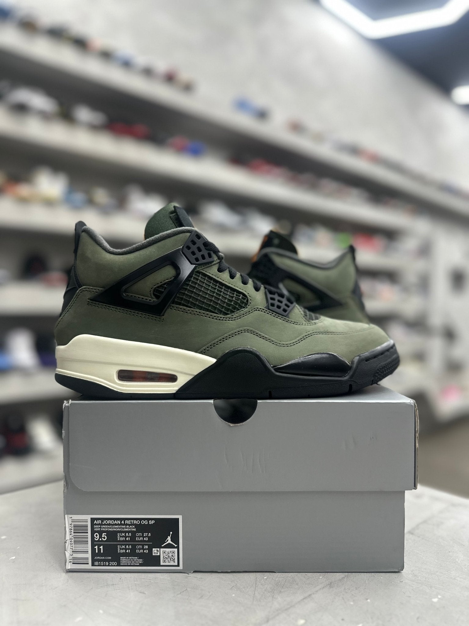 Jordan 4 Retro OG SP Undefeated Sz 9.5 (PREOWNED) - Restock AveJordan 4 Retro OG SP Undefeated Sz 9.5 (PREOWNED)Restock AveRestock Ave9.5Restock Ave