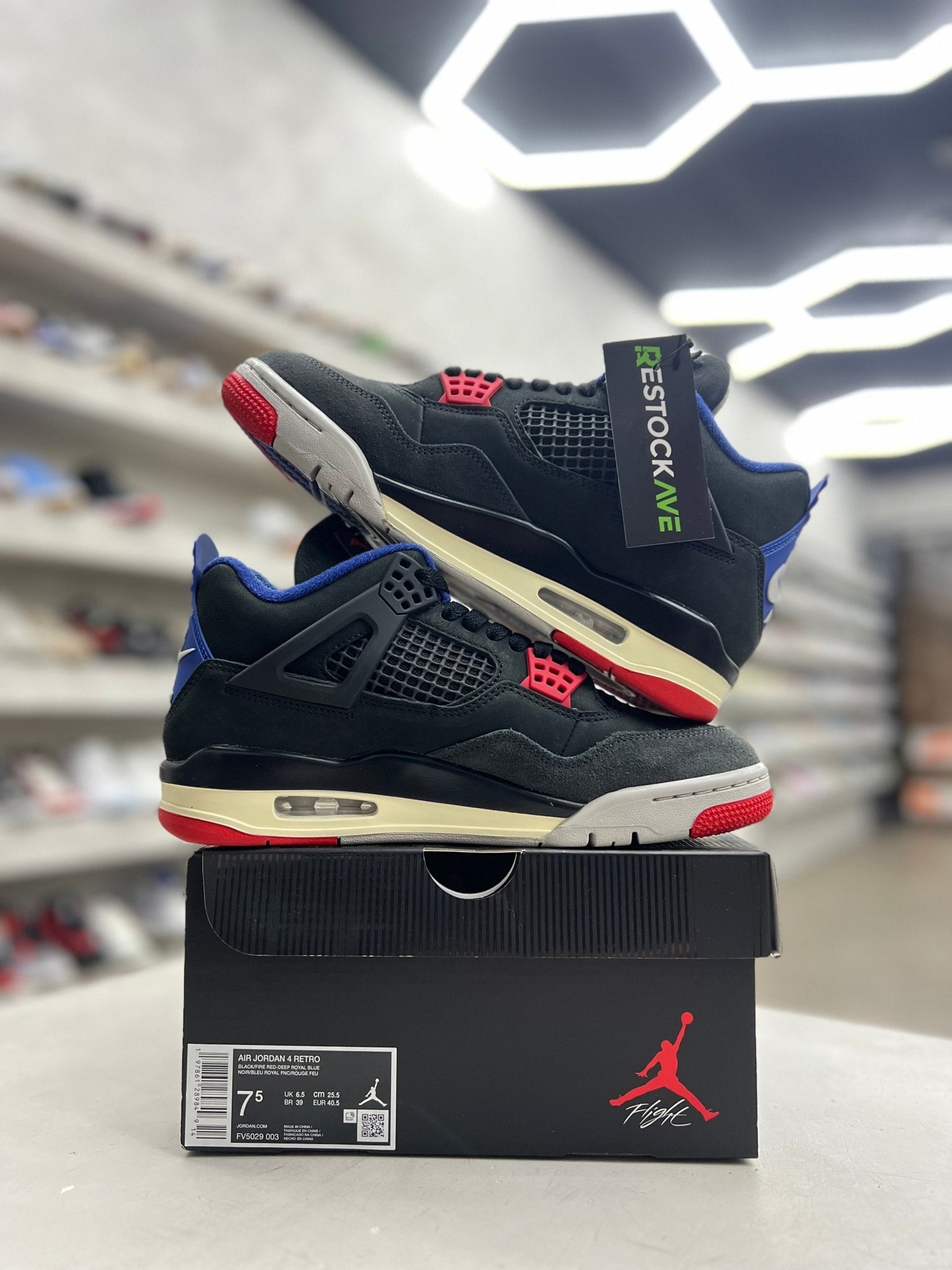 Jordan 4 Retro Rare Air Sz 7.5 (PREOWNED) - Restock AveJordan 4 Retro Rare Air Sz 7.5 (PREOWNED)Restock AveRestock Ave7.5Restock Ave