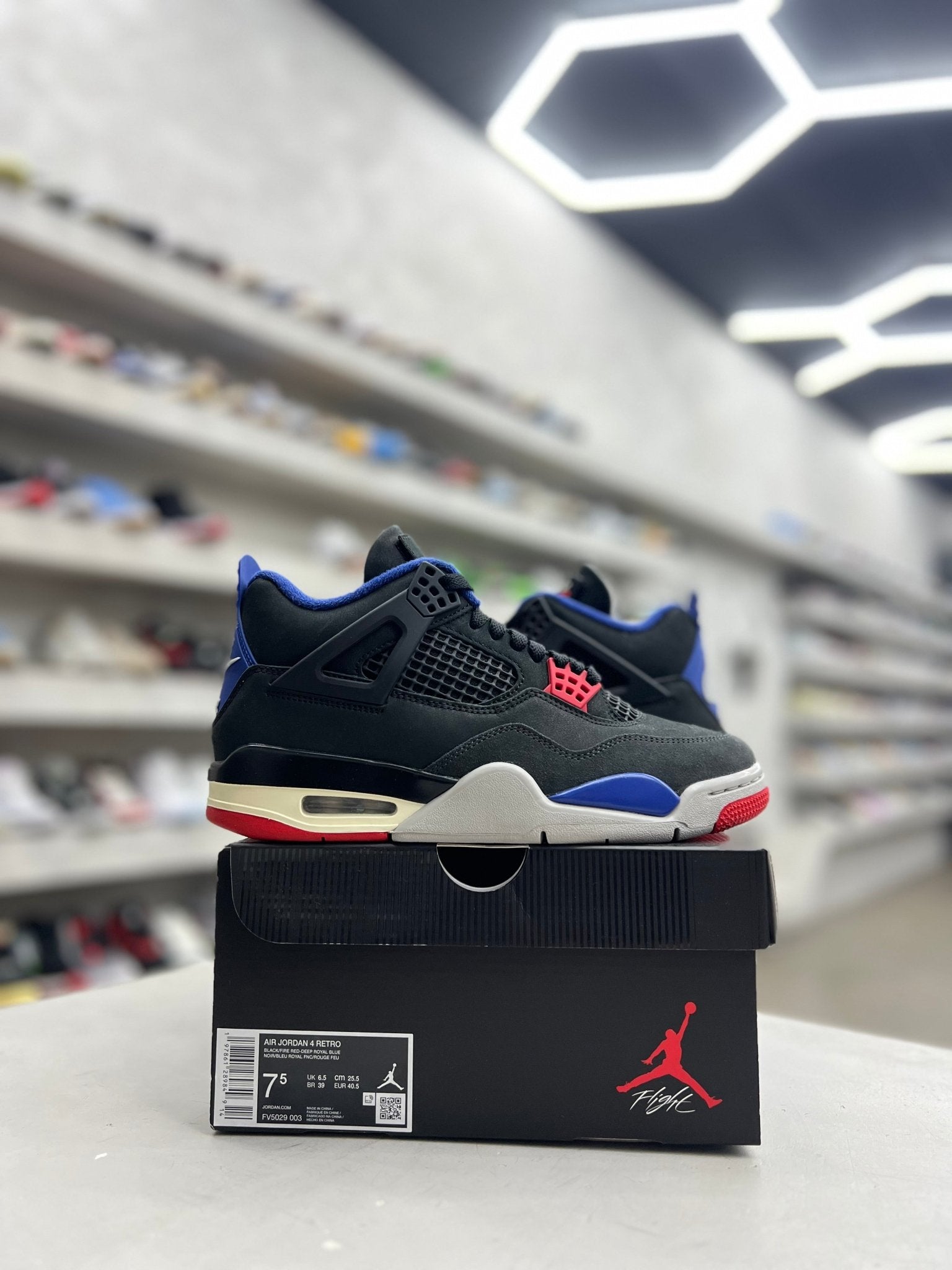 Jordan 4 Retro Rare Air Sz 7.5 (PREOWNED) - Restock AveJordan 4 Retro Rare Air Sz 7.5 (PREOWNED)Restock AveRestock Ave7.5Restock Ave