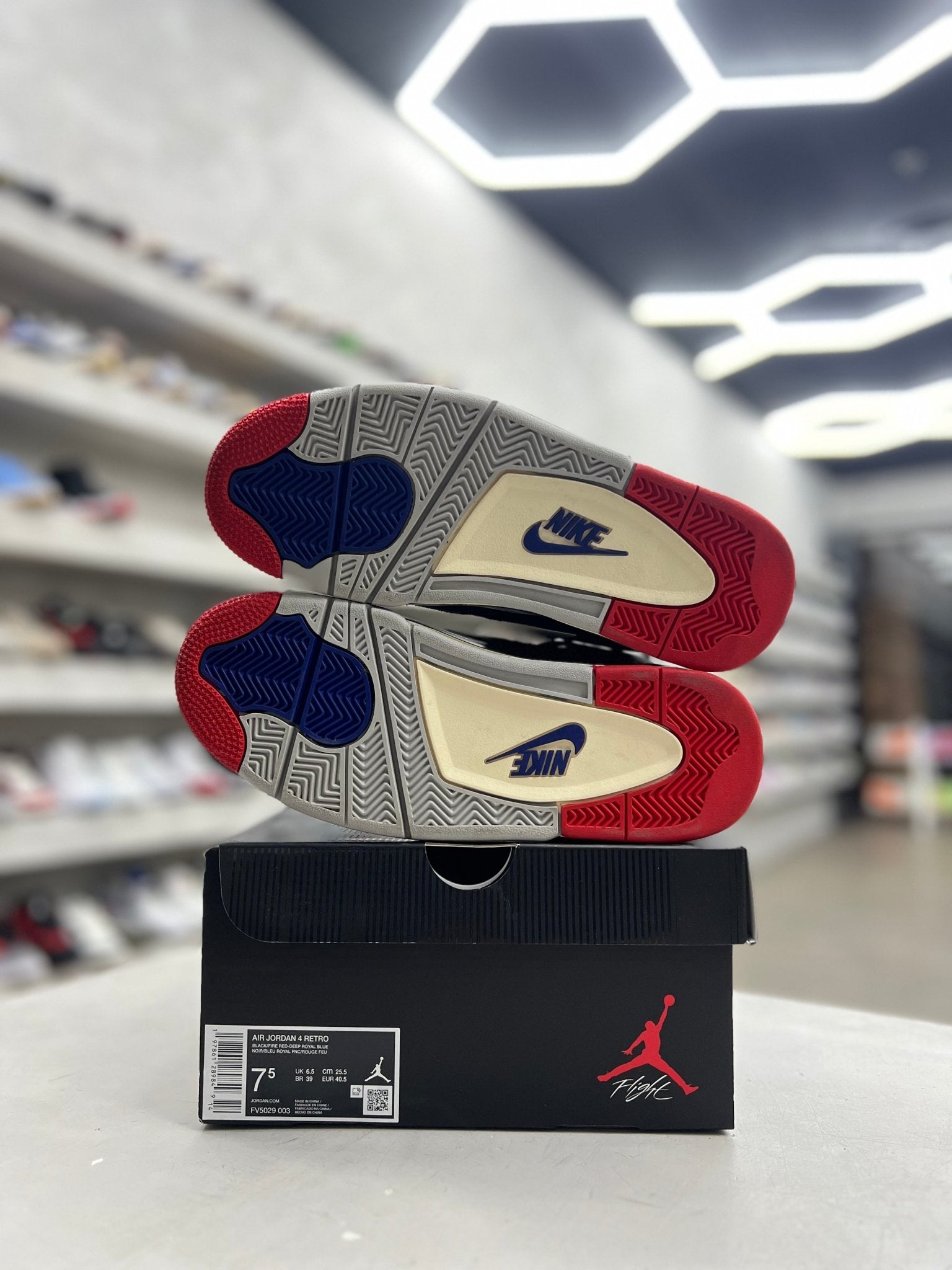 Jordan 4 Retro Rare Air Sz 7.5 (PREOWNED) - Restock AveJordan 4 Retro Rare Air Sz 7.5 (PREOWNED)Restock AveRestock Ave7.5Restock Ave