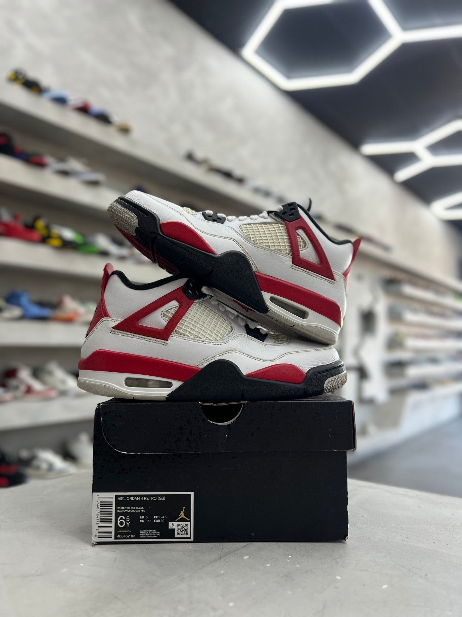Jordan 4 Retro Red Cement Sz 6.5 (PREOWNED) - Restock AveJordan 4 Retro Red Cement Sz 6.5 (PREOWNED)Restock AveRestock Ave6.551631475Restock Ave