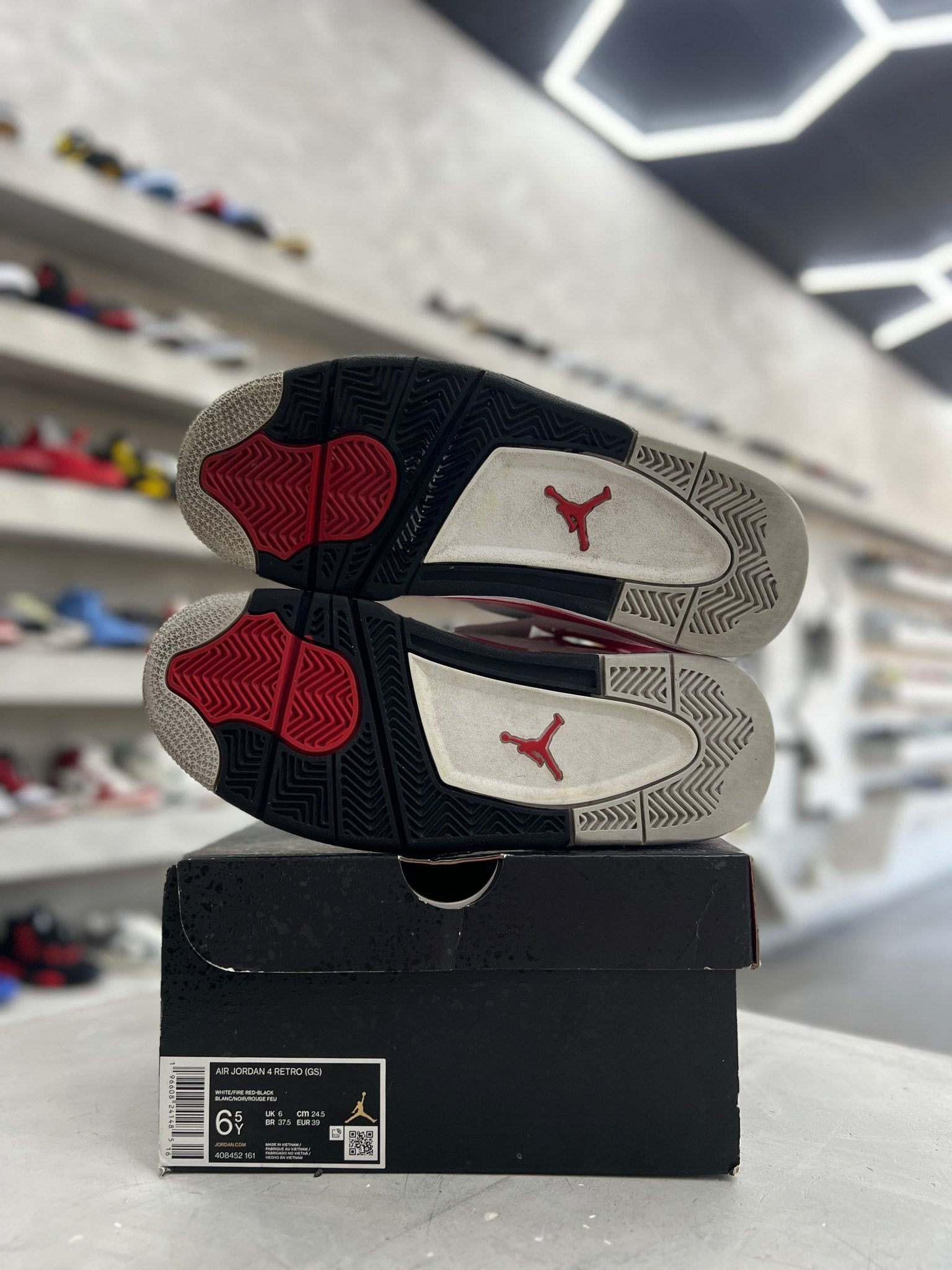 Jordan 4 Retro Red Cement Sz 6.5 (PREOWNED) - Restock AveJordan 4 Retro Red Cement Sz 6.5 (PREOWNED)Restock AveRestock Ave6.551631475Restock Ave